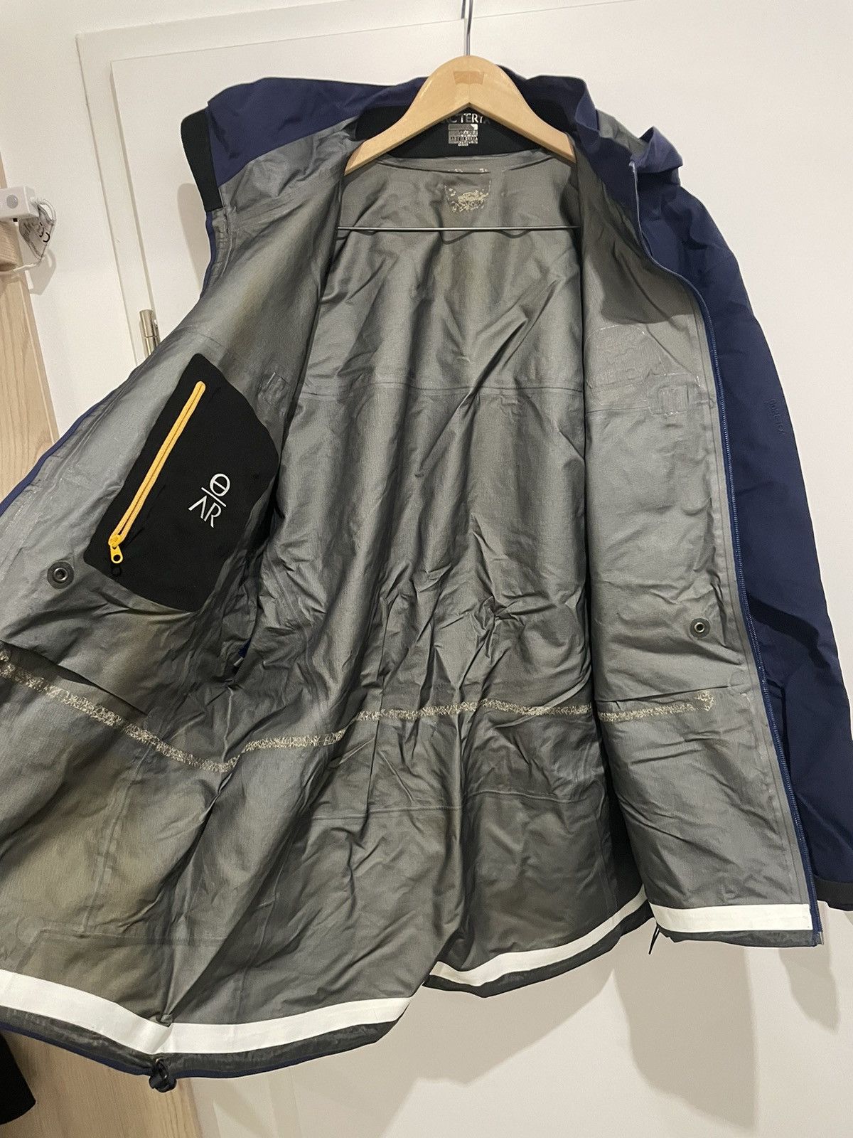 Arc'teryx Arcteryx Theta AR 24KT Dark Blue Purple Beta AR 2000s Size US L / EU 52-54 / 3 - 10 Thumbnail