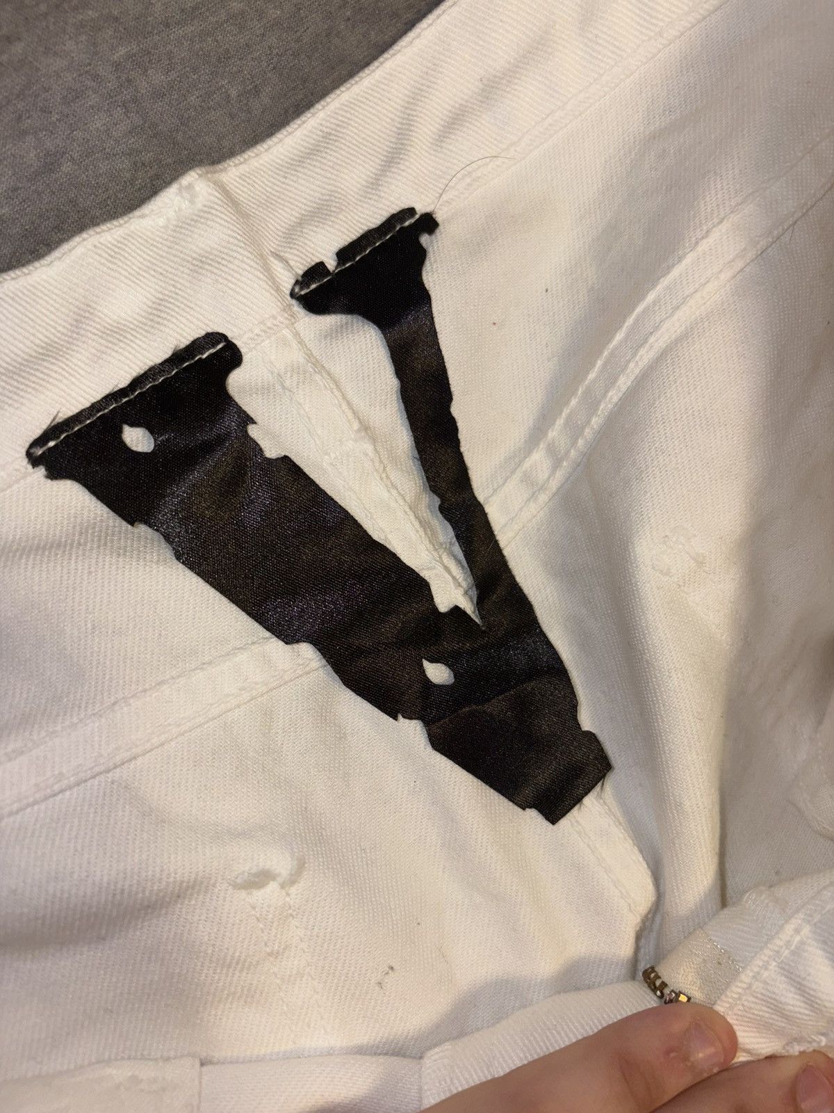 Vlone Vlone Rhinestone White Denim UNRELEASED Size US 34 / EU 50 - 3 Thumbnail