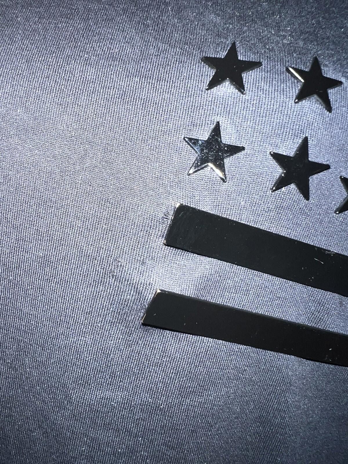 Givenchy Givenchy Sz L Large Black Tee Metal Flag Embellishment Size US L / EU 52-54 / 3 - 12 Thumbnail