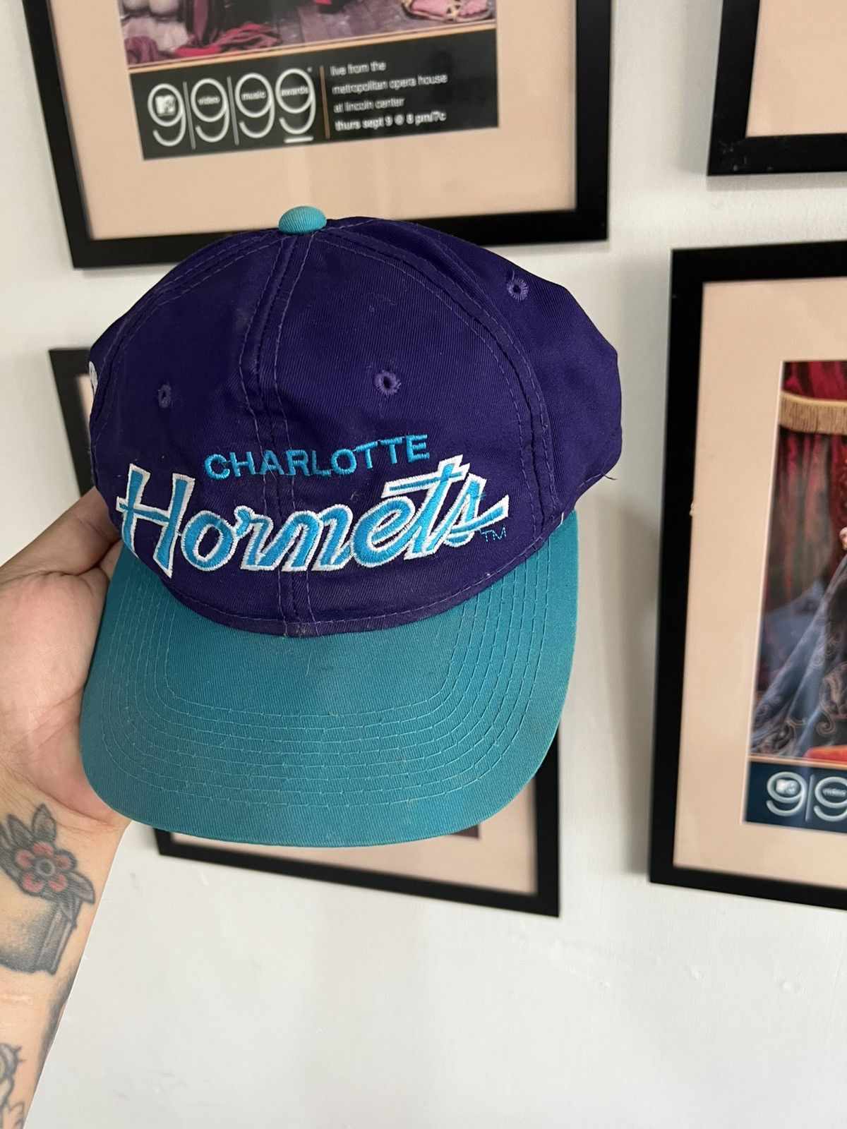 Sports Specialties × Vintage Vintage Hornets sport specialties script Size ONE SIZE - 8 Thumbnail