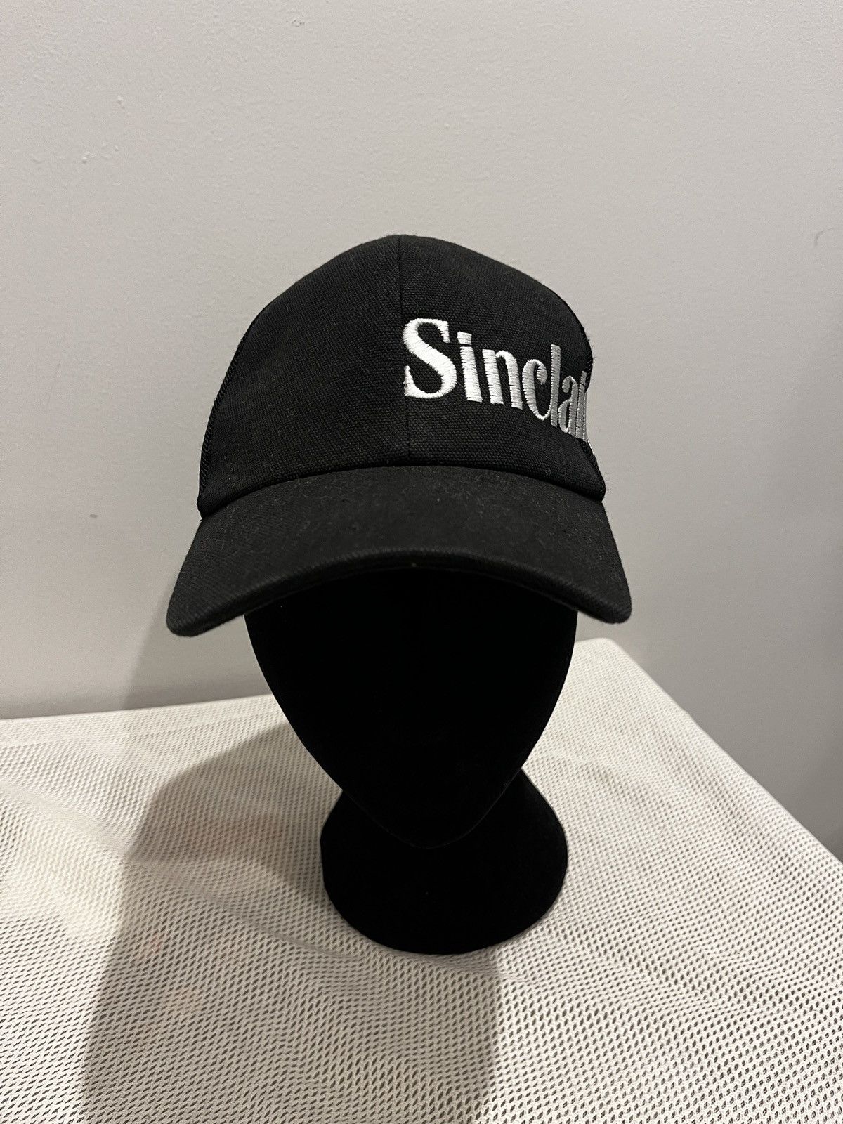 Sinclair Global Sinclair Global Embroidered Mesh Hat (unisex) Size ONE SIZE - 2 Thumbnail