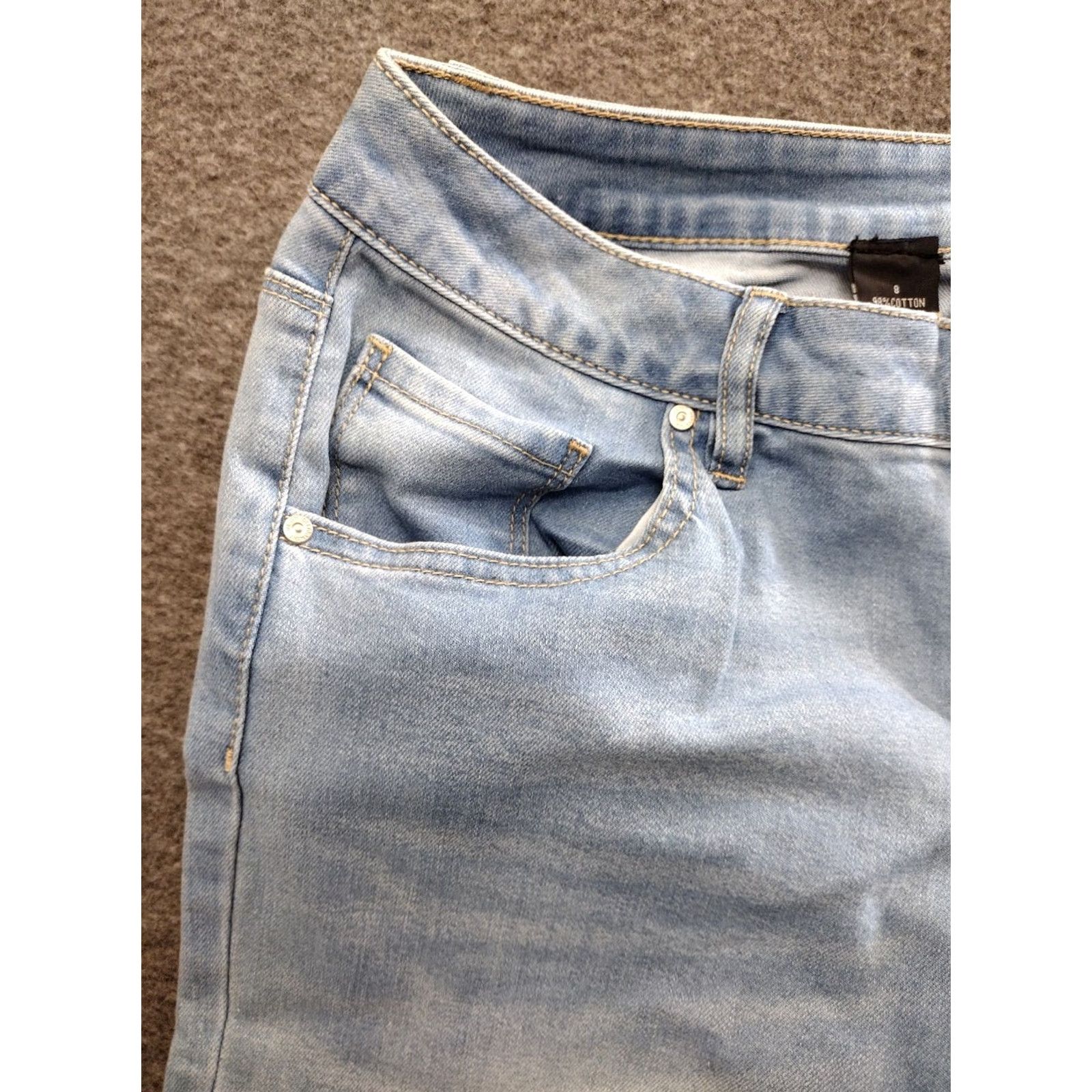 Vintage Unbranded Women's Jeans Shorts Cropped Light Wash 8 Blue Denim 5-Pocket Regular Mid Rise Adult Womens regret Size 30" / US 8 / IT 44 - 3 Thumbnail