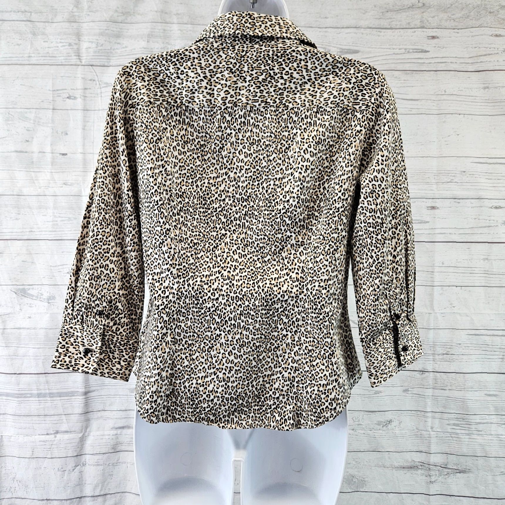 Talbots Talbots Womens Button Front Top Sz 6P Black Brown Animal Print 3/4 Sleeve Shirt Womens 6P Multicolor Talbots Blouse Animal Print 3/4 Sleeve Clothing Size M / US 6-8 / IT 42-44 - 4 Thumbnail