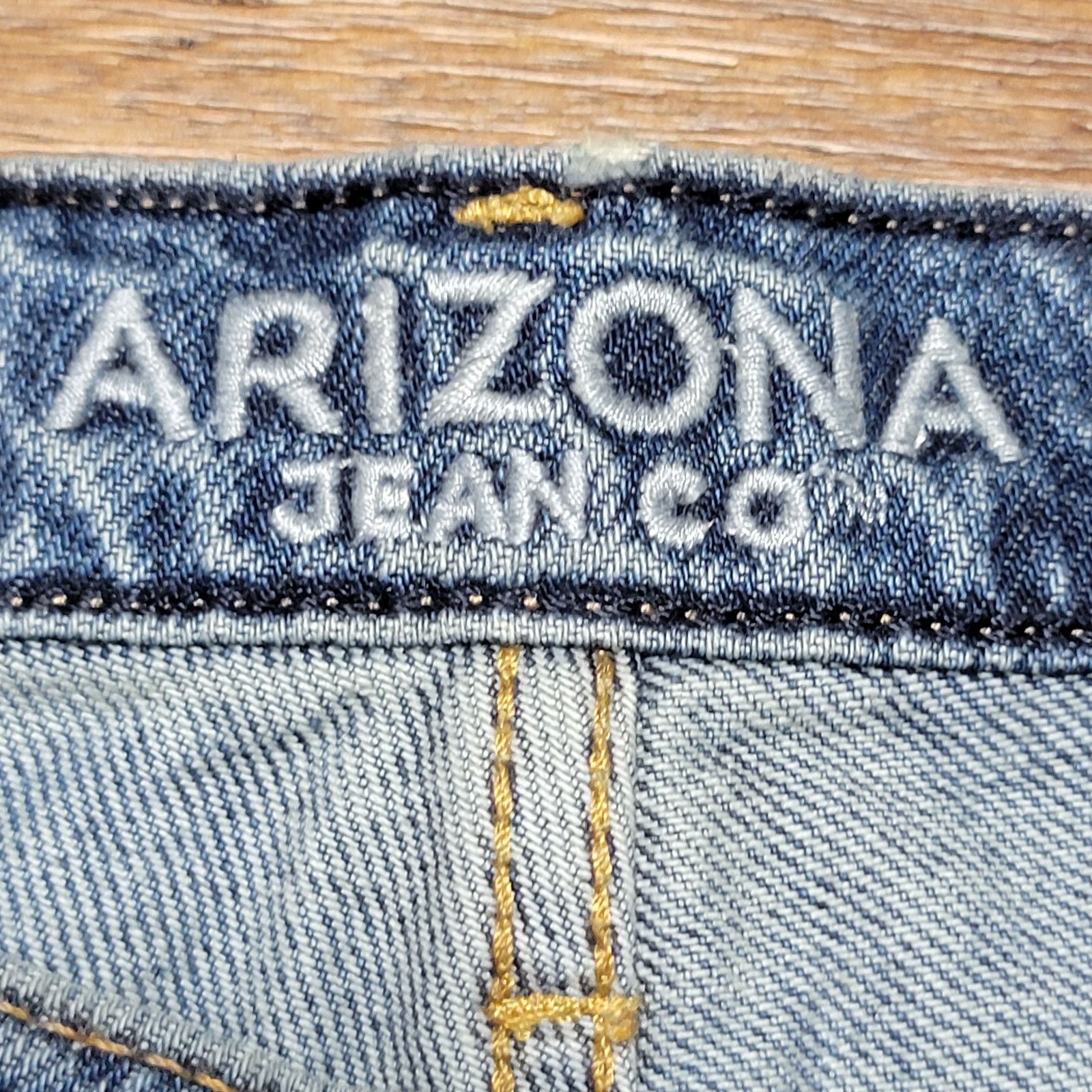 Arizona Jean Co. Arizona Jean Co Super Low-Rise Straight Jeans w/ Stars - 6 Size 28" / US 6 / IT 42 - 5 Thumbnail