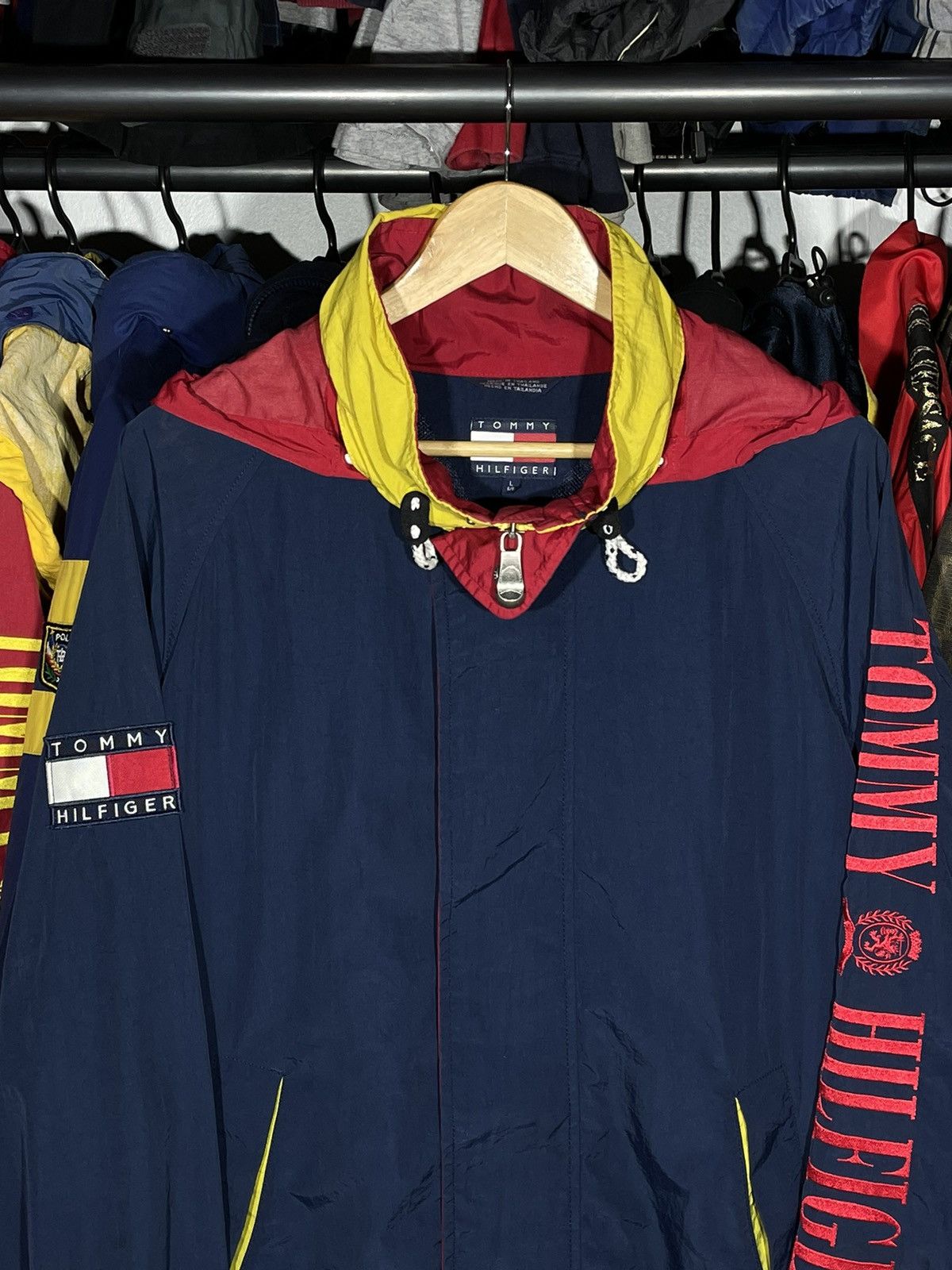 Tommy Hilfiger × Vintage Jacket Tommy Hilfiger Spell Out 90’s Vintage Size US L / EU 52-54 / 3 - 2 Thumbnail
