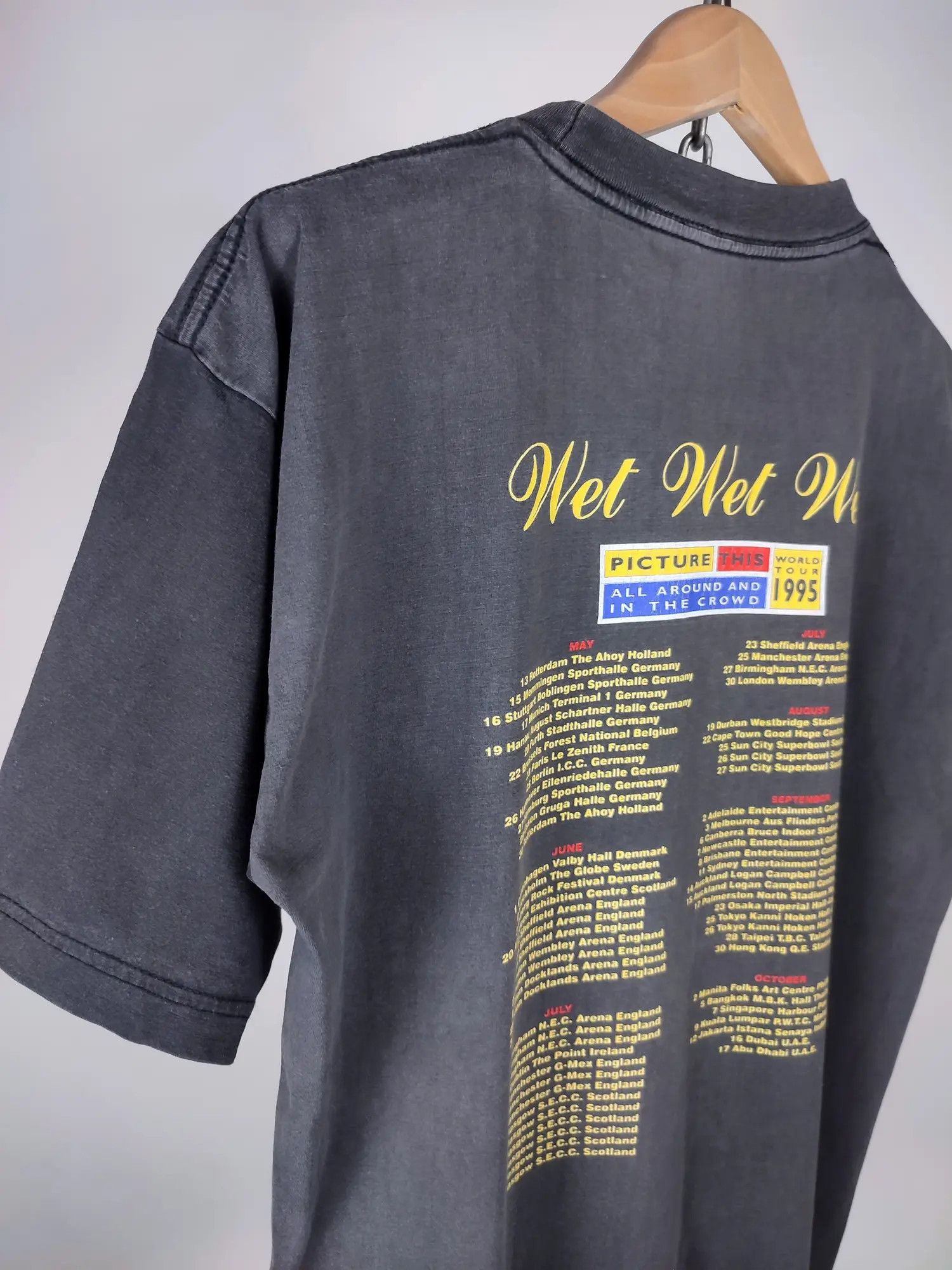 Band Tees × Vintage Vintage 90s World Tour Wet Fade Japanese T-shirt Size US XL / EU 56 / 4 - 7 Thumbnail