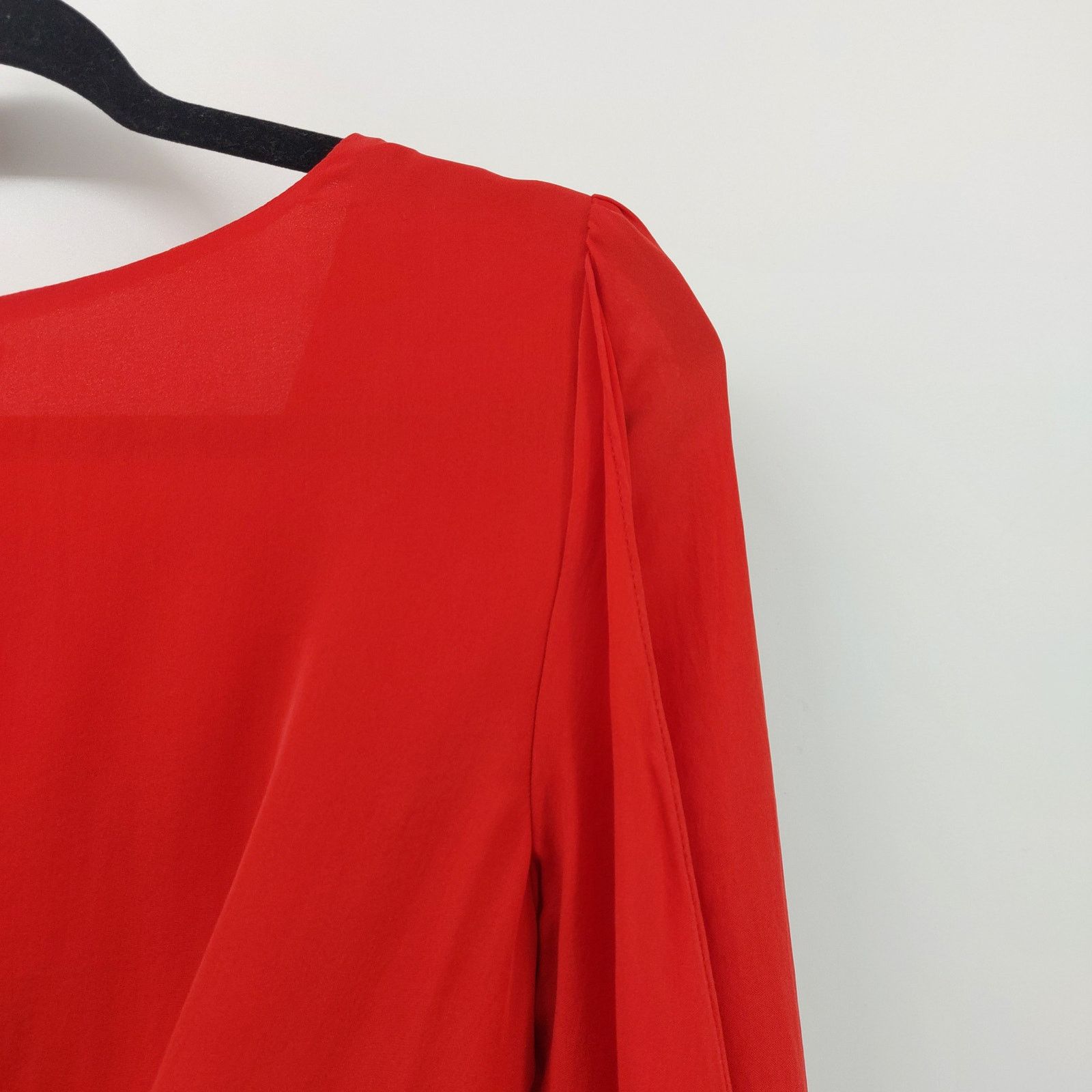White House Black Market White House Black Market Silk Red Top Studded Sleeves Sz 6 Size M / US 6-8 / IT 42-44 - 5 Thumbnail