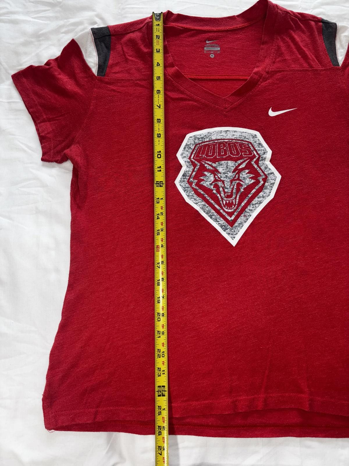 Nike Nike Lobos Red V-Neck T-Shirt - XL Size XL / US 12-14 / IT 48-50 - 1 Thumbnail