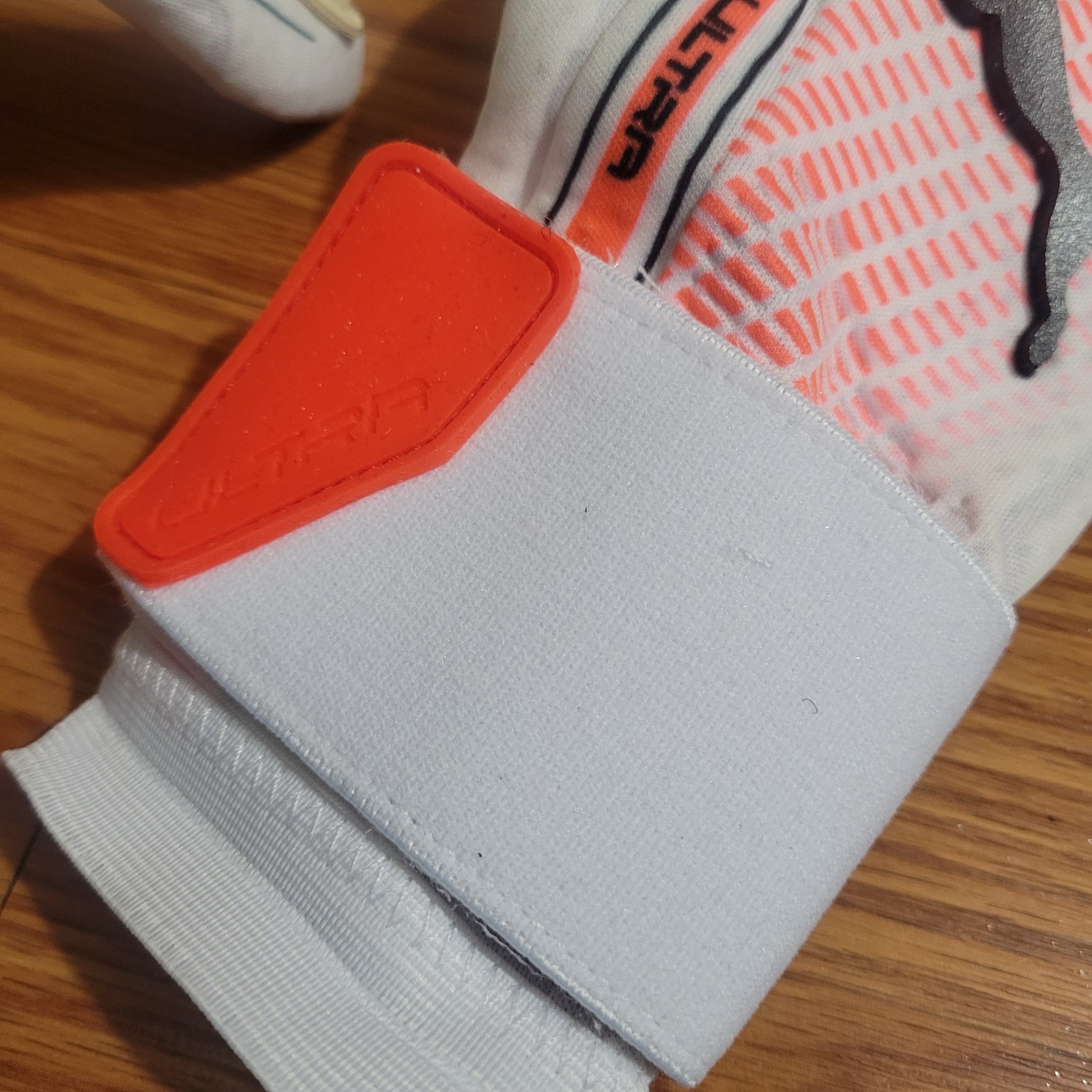 Puma PUMA Football Soccer Ultra Hybrid GoalKeeper Gloves White 8 Size ONE SIZE - 10 Thumbnail