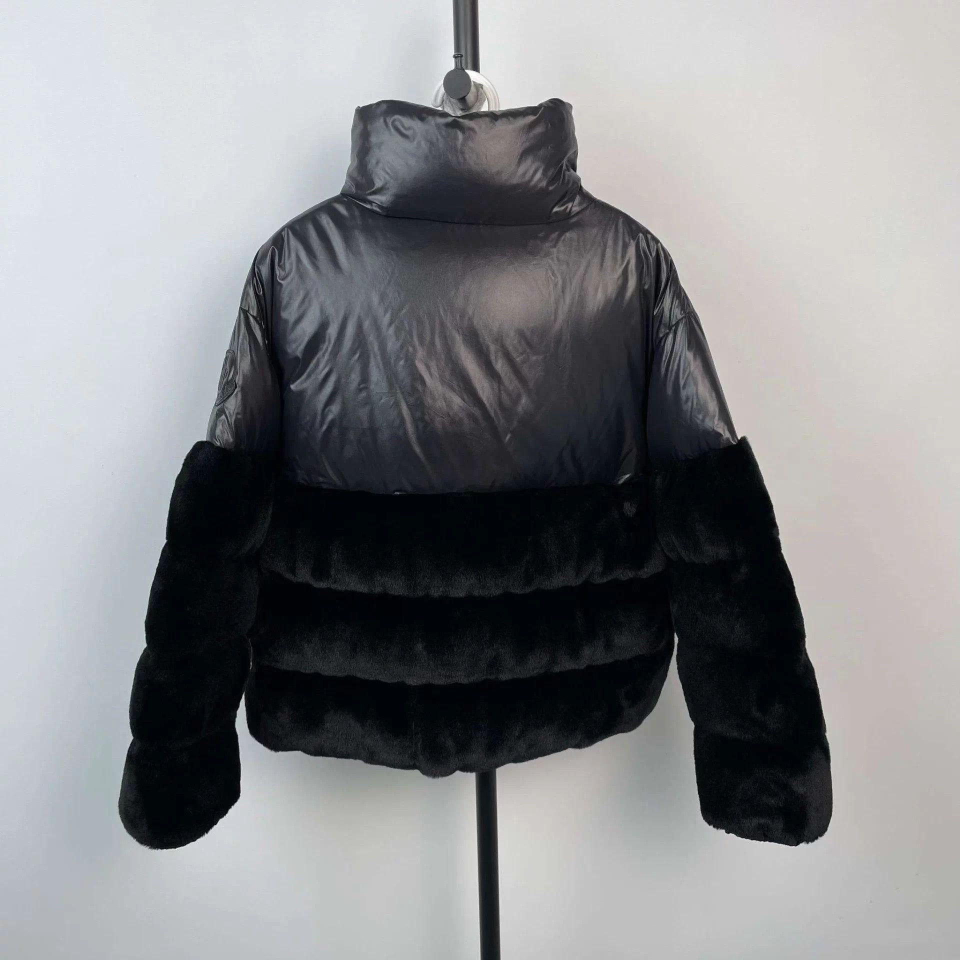 Moncler Moncler velvet paneled down jacket black size 1 Size S / US 4 / IT 40 - 2 Thumbnail
