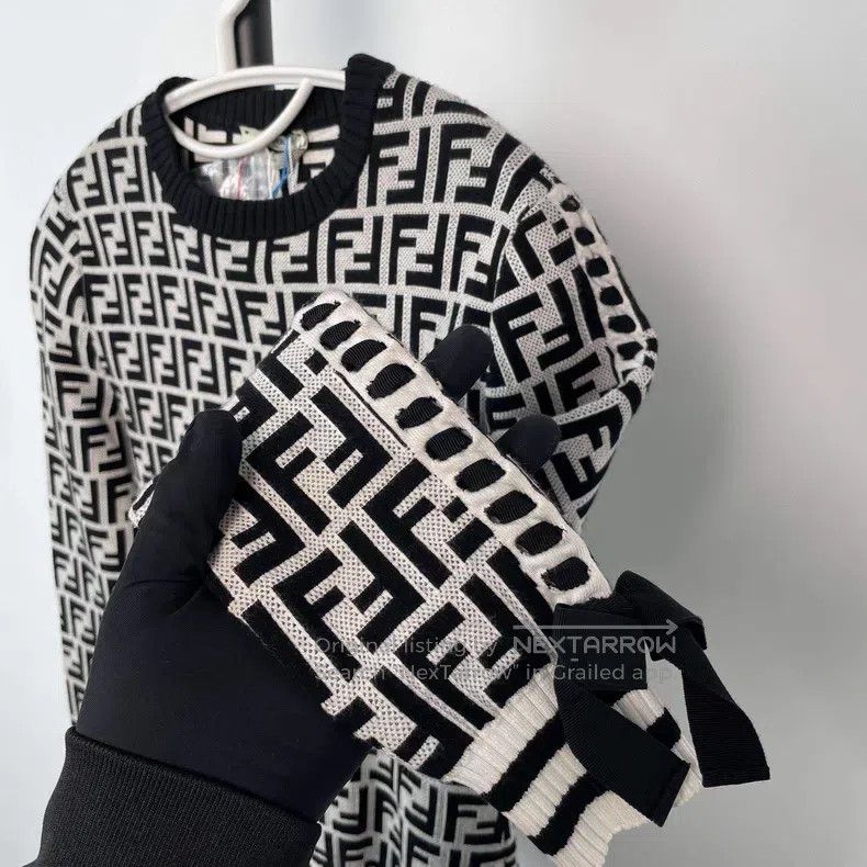 Fendi Fendi Black and white color-blocked cotton sweater Size XS / US 0-2 / IT 36-38 - 4 Thumbnail