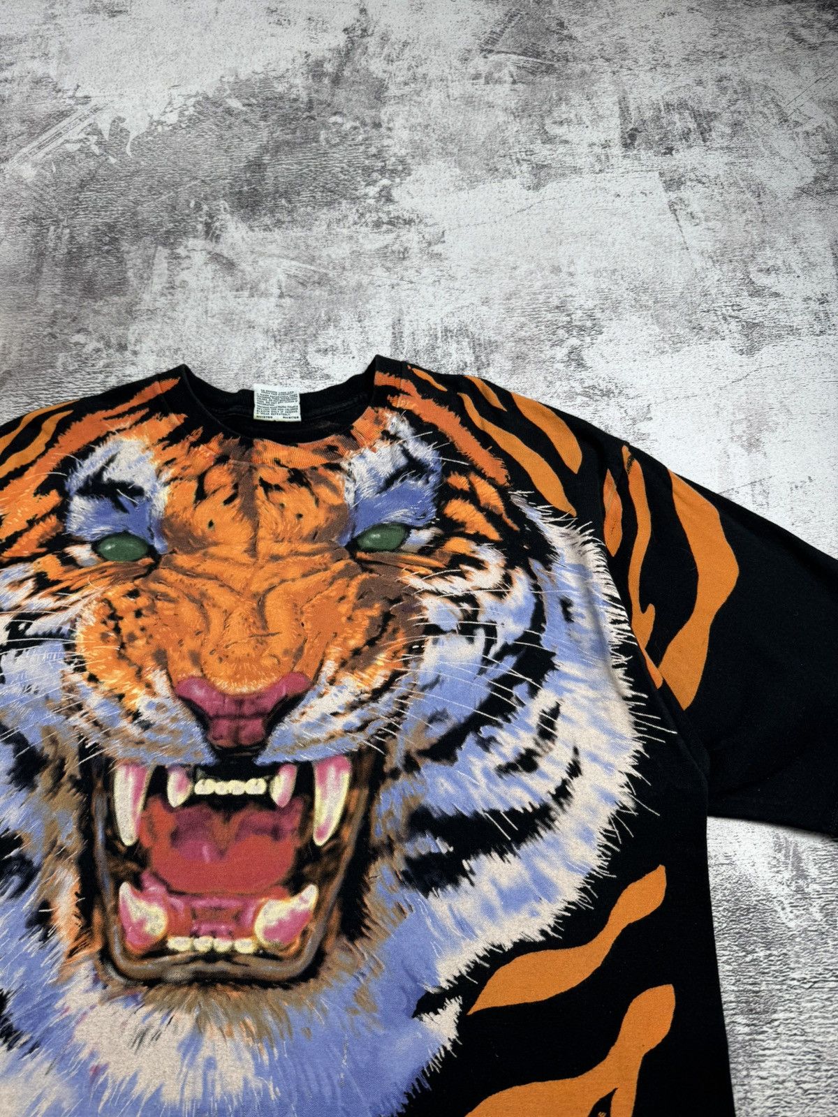 Liquid Blue Vintage Liquid Blue 1995 Tiger Over Print John Connel 90s Humor USA T Shirt Tee Size US XL / EU 56 / 4 - 8 Thumbnail