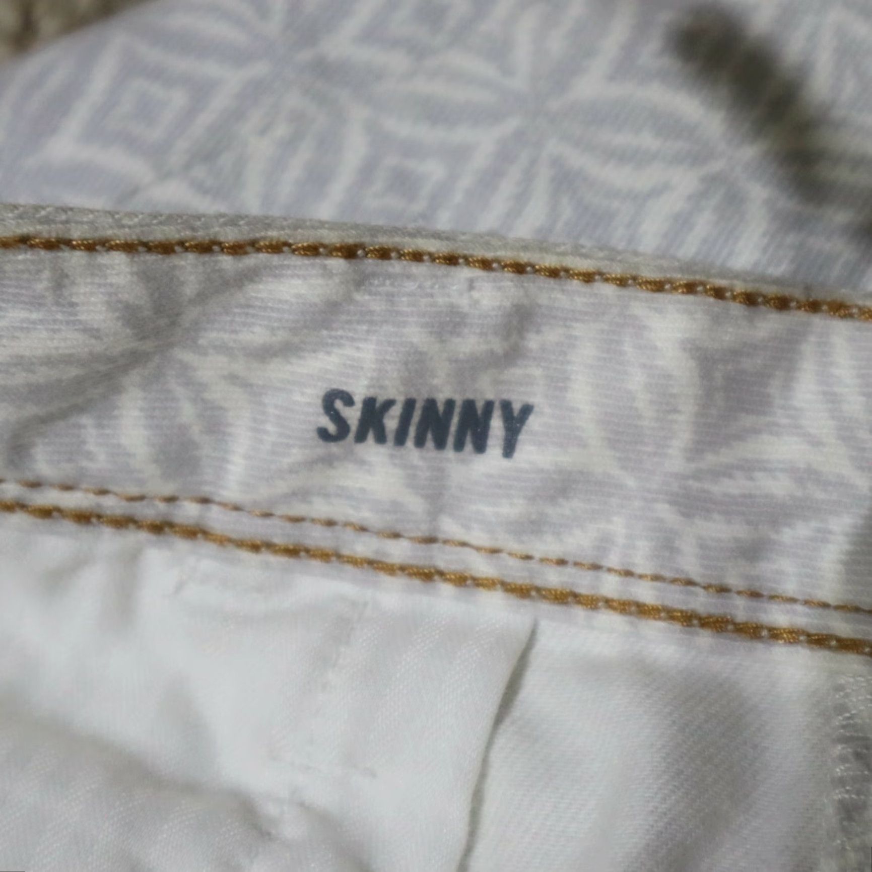 Banana Republic Banana Republic Pants Skinny White 31 Women's Regular 29 Inseam Button Zip Cotton Spandex 99% 1% Casual Womens Size 24" / US 00 / IT 34 - 4 Thumbnail