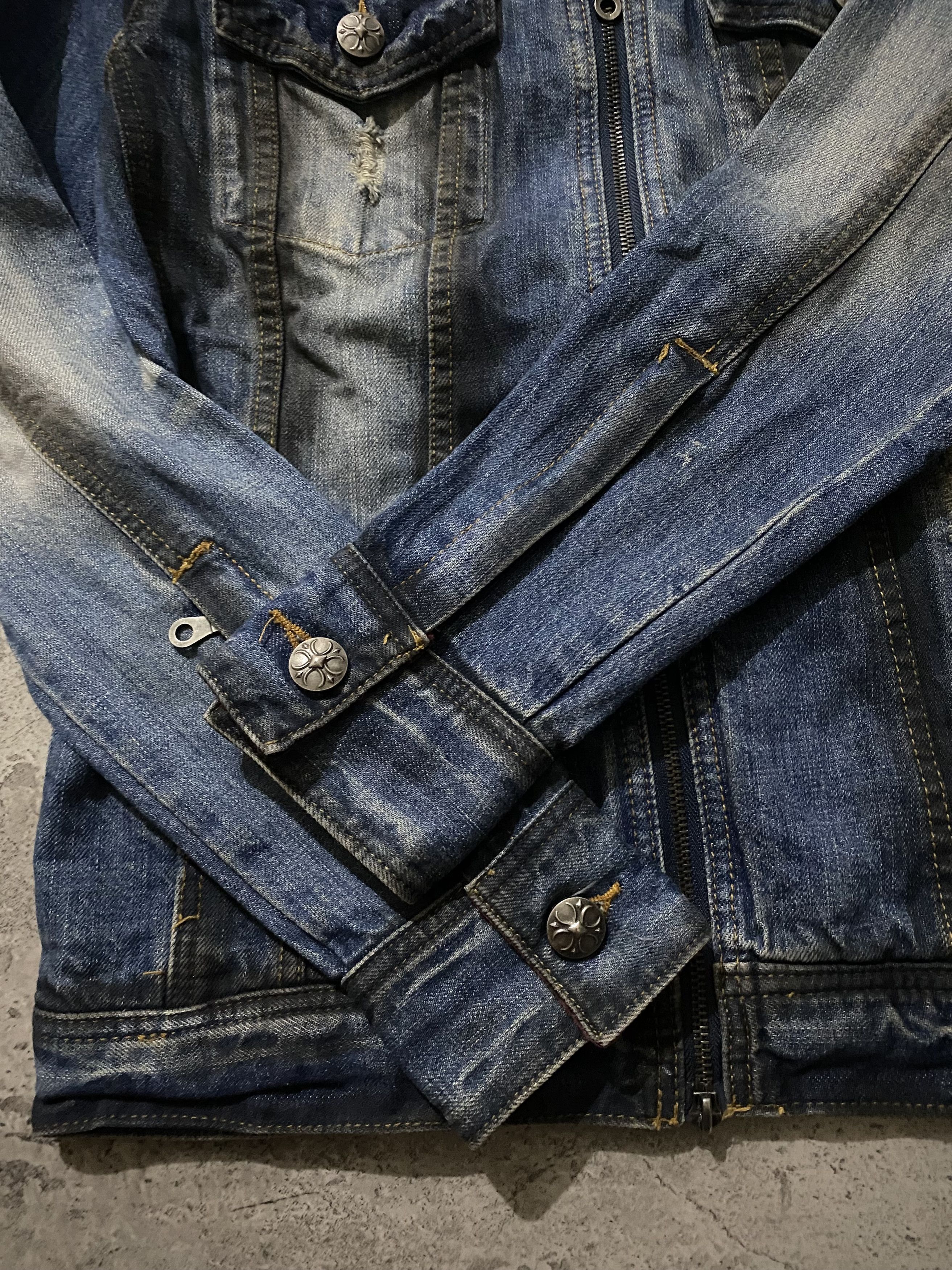 In The Attic IN THE ATTIC DISTRESSED IFSIXWASNINE DENIM JACKET Size US M / EU 48-50 / 2 - 7 Thumbnail