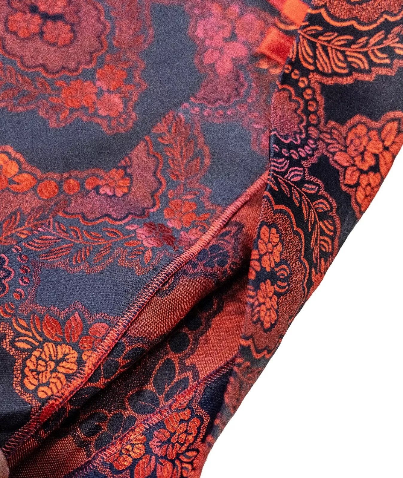 Gucci GUCCI Satin Red Floral Print Jacquard Track Bowling Shorts Size US 28 / EU 44 - 6 Thumbnail