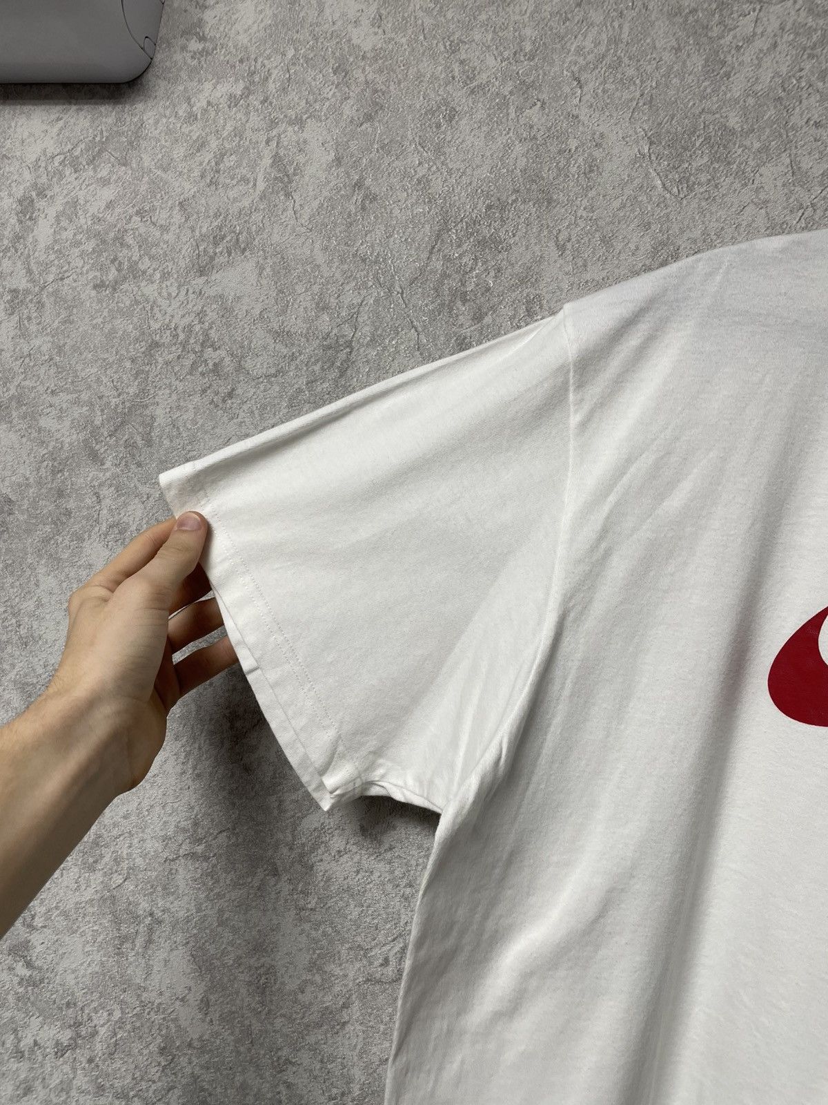 Nike Vintage Nike Big Swoosh White T-Shirt 90s Size US L / EU 52-54 / 3 - 4 Thumbnail