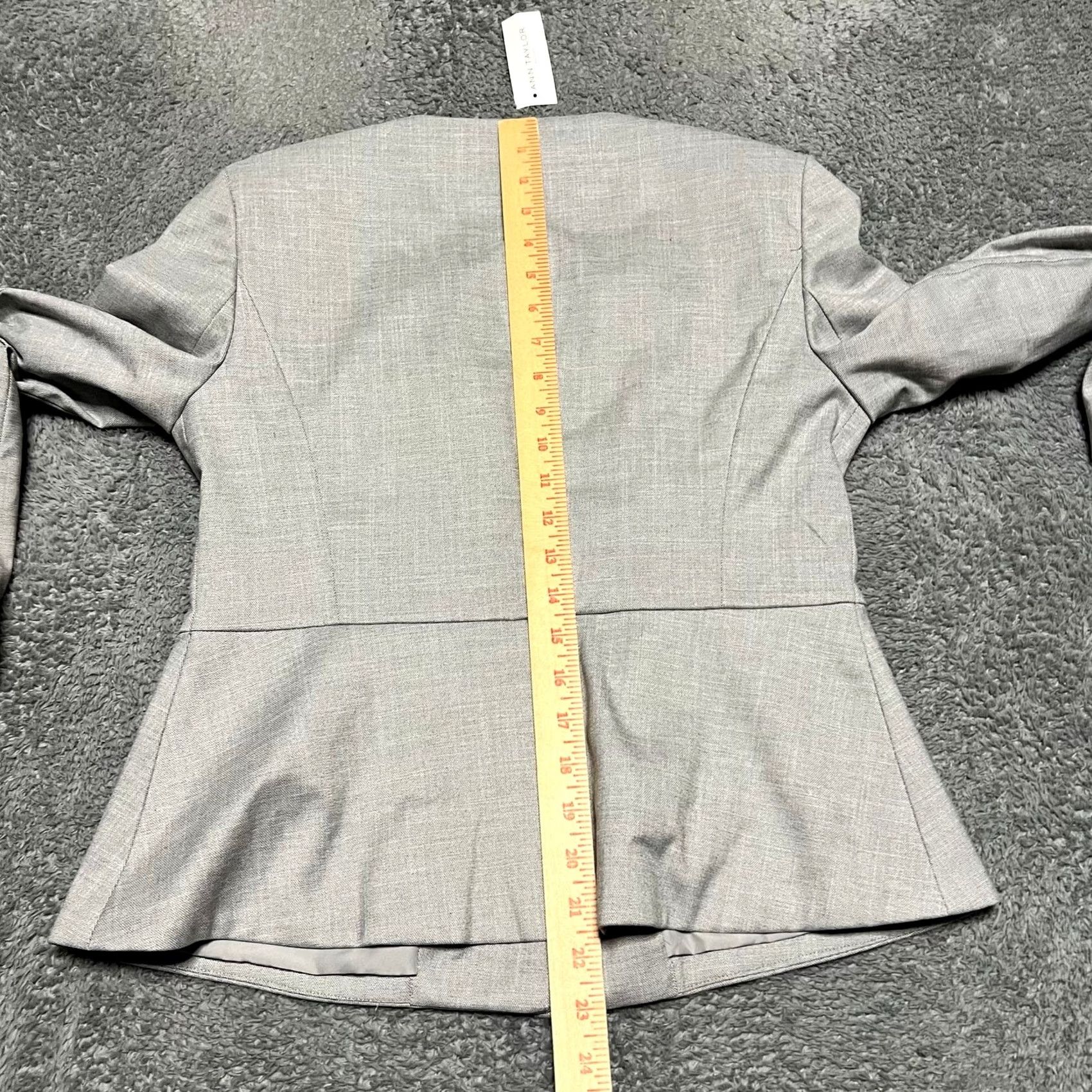 Ann Taylor Ann Taylor Blazer Jacket Womens 4 Crosshatch Collarless Peplum Grey Coat/Blazer Grade: Factory, Marks on sleeve Size S / US 4 / IT 40 - 4 Thumbnail