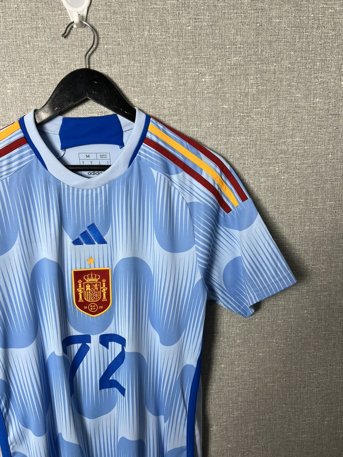 Adidas 2022 - 2023 Adidas Spain Team Gomez Away World Cup Jersey Size US M / EU 48-50 / 2 - 3 Thumbnail