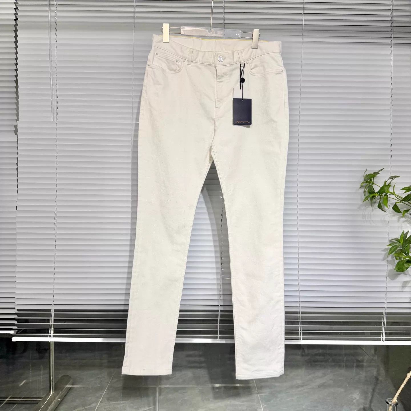 Louis Vuitton LV White Classic Straight Back Patch Jeans 36 Size US 36 / EU 52 - 1 Thumbnail