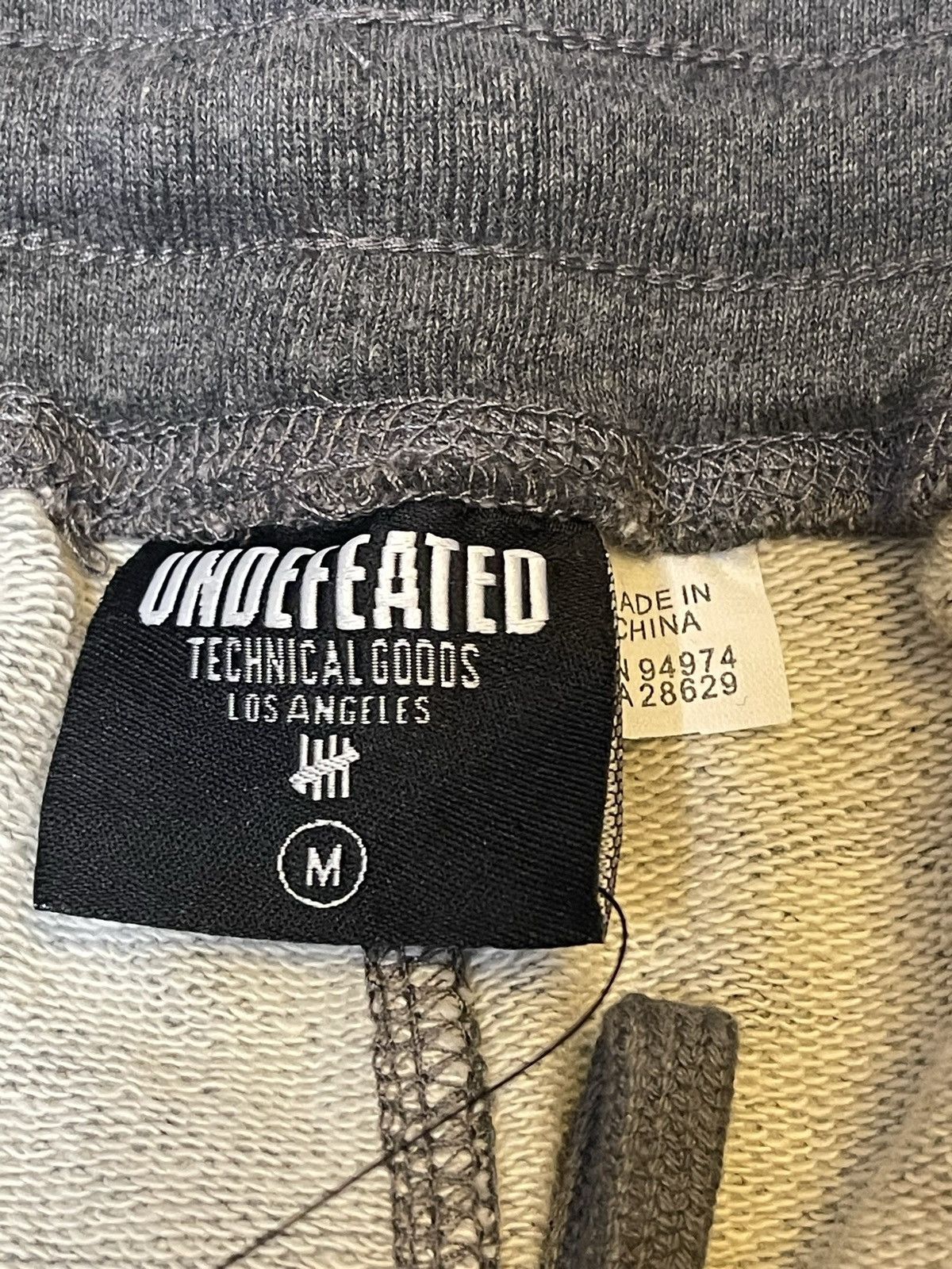 Undefeated Undefeated tech Sweatpants essentials yeezy supreme nike Size US 34 / EU 50 - 4 Thumbnail