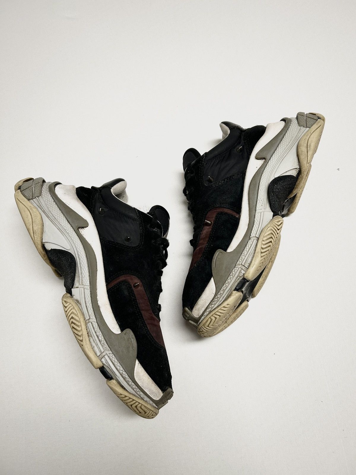 Balenciaga 2017 Burgundy Spiked Triple S Sneaker Size US 8 / EU 41 - 7 Thumbnail