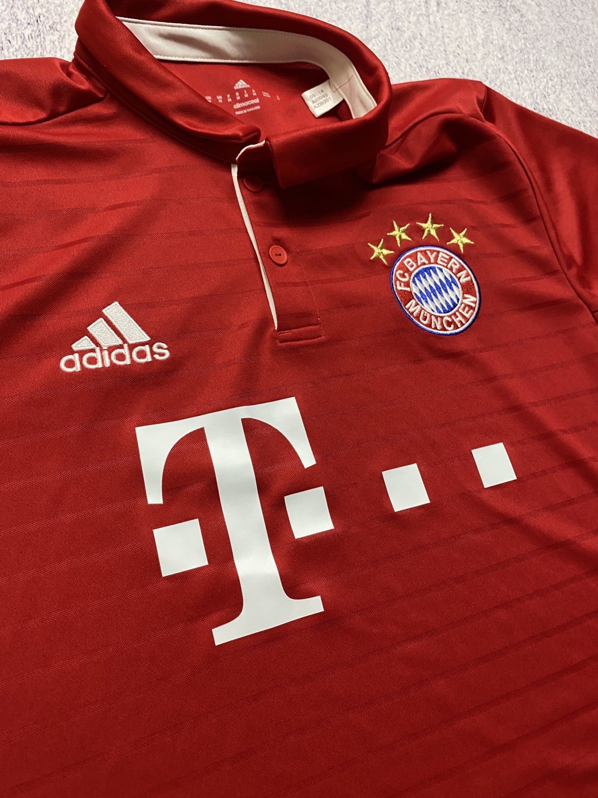 Adidas × Vintage Adidas Bayern Munich 2016/17 Soccer Jersey Football Shirt Size US M / EU 48-50 / 2 - 5 Thumbnail