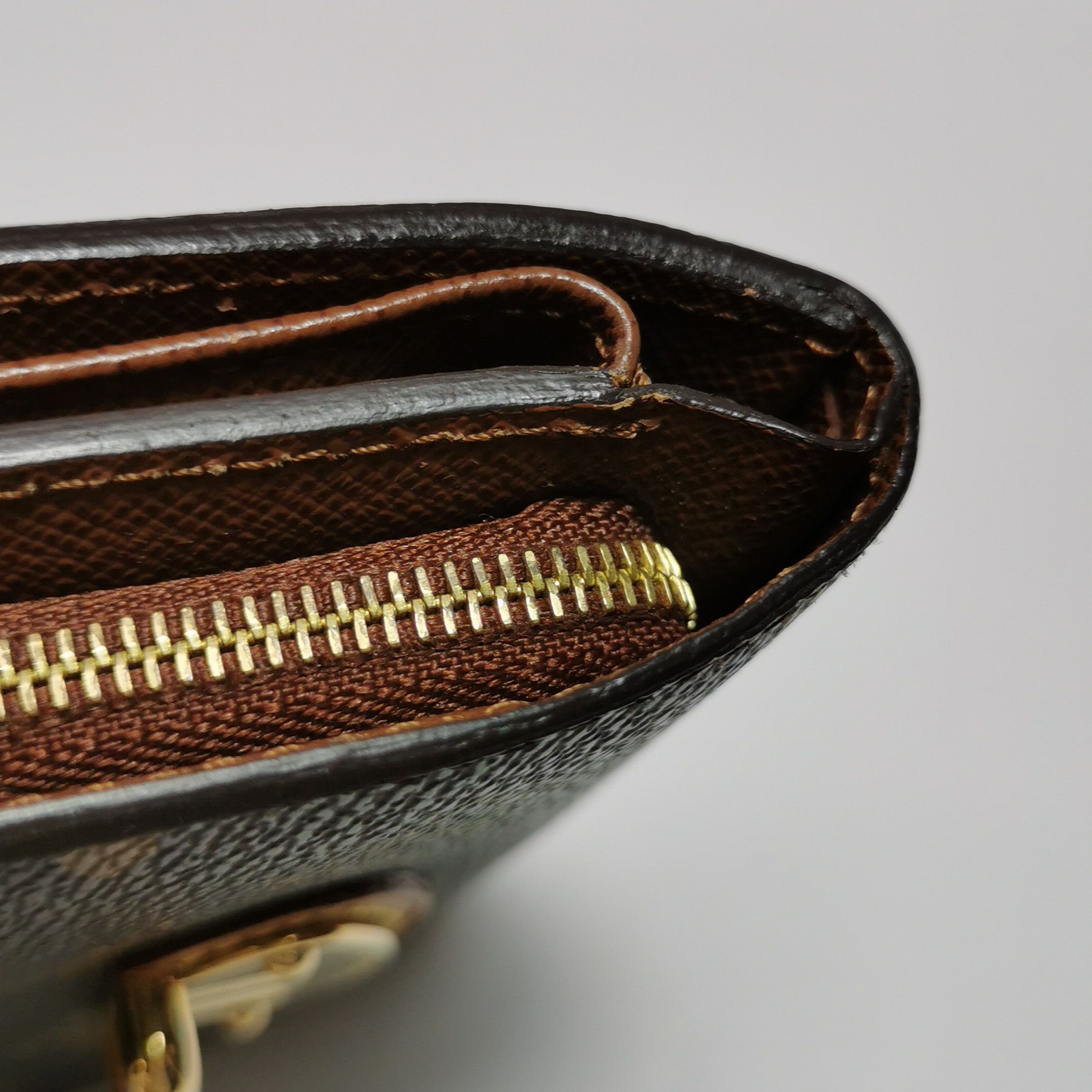 Louis Vuitton Louis Vuitton (LV) Joey cowhide vegetable tanned leather Mo Size ONE SIZE - 1 Thumbnail