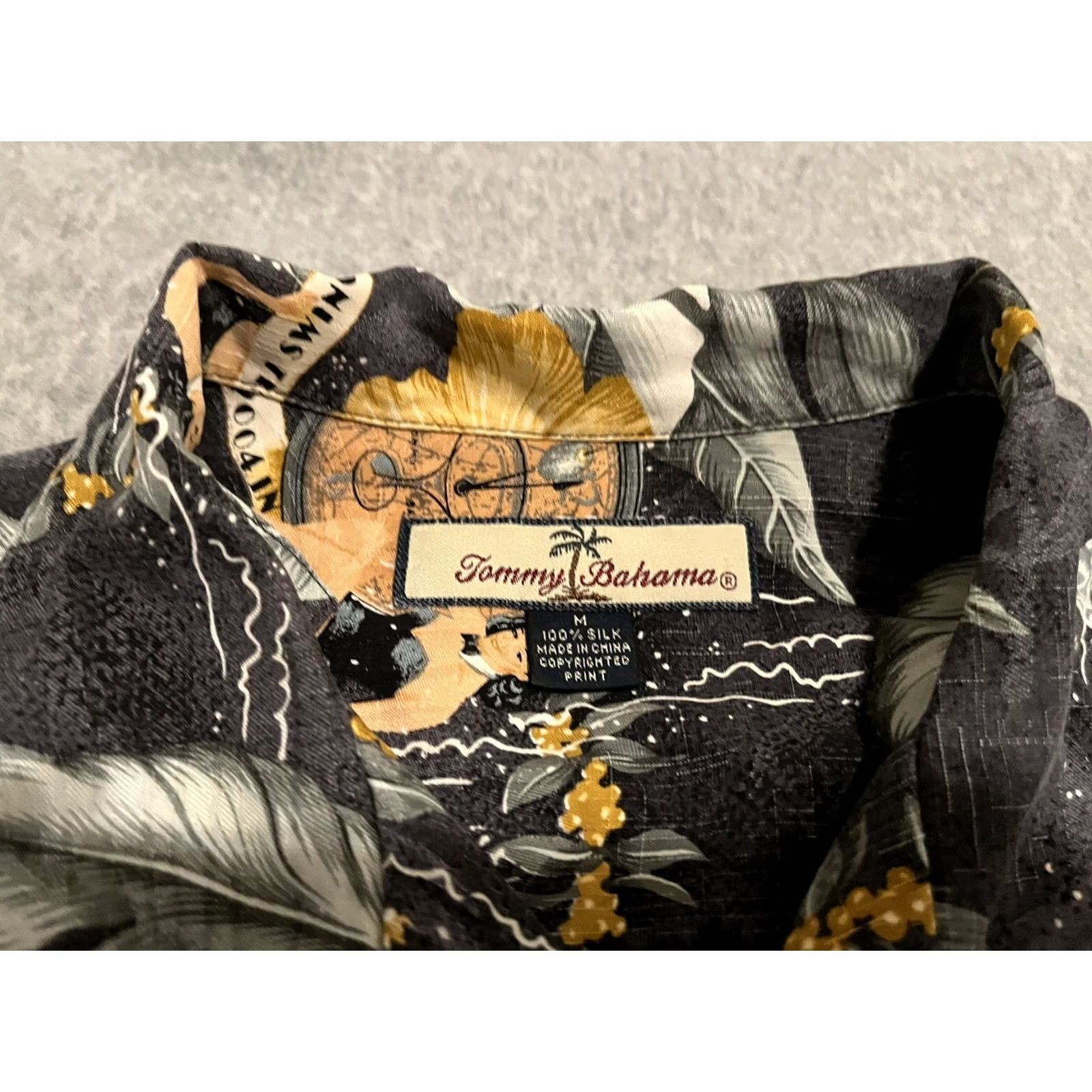 Tommy Bahama Tommy Bahama Hawaiian Silk Shirt Mens Medium Multicolor 2004 Full Swing Martini New Year Button-Up Short Sleeve Collared Casual 100% Silk Size US M / EU 48-50 / 2 - 2 Thumbnail