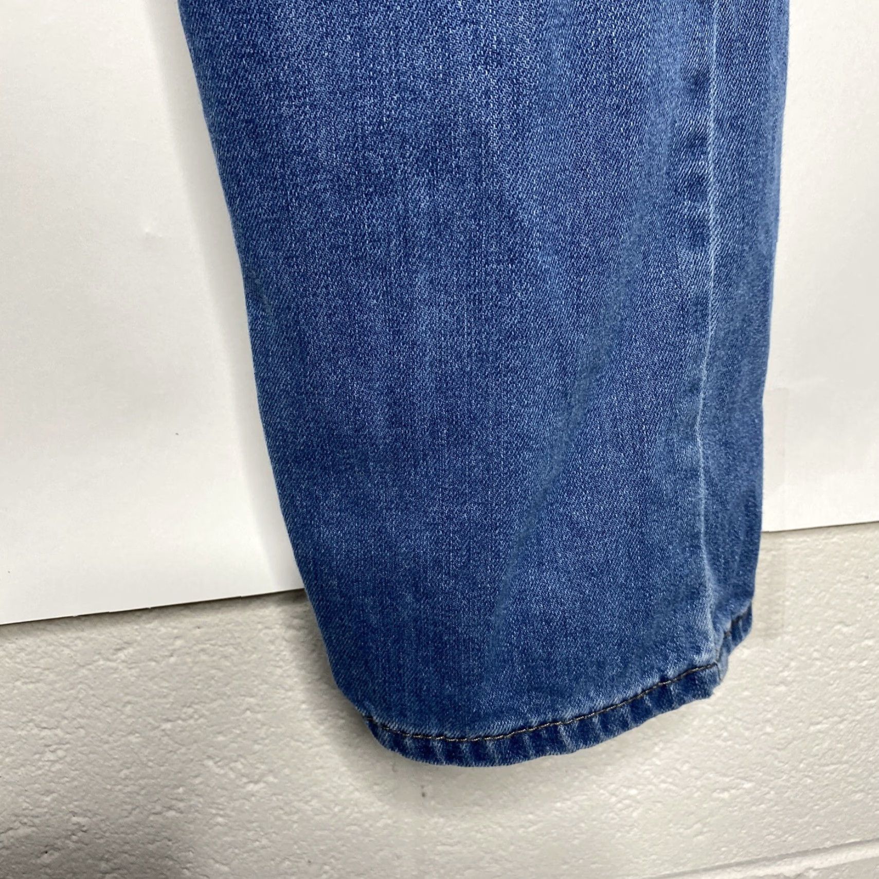 Levi's Levi’s 550 Jeans Straight 30x30 Medium Wash Blue Mens Regular 5-Pocket Denim Zip Closure Size US 30 / EU 46 - 5 Thumbnail