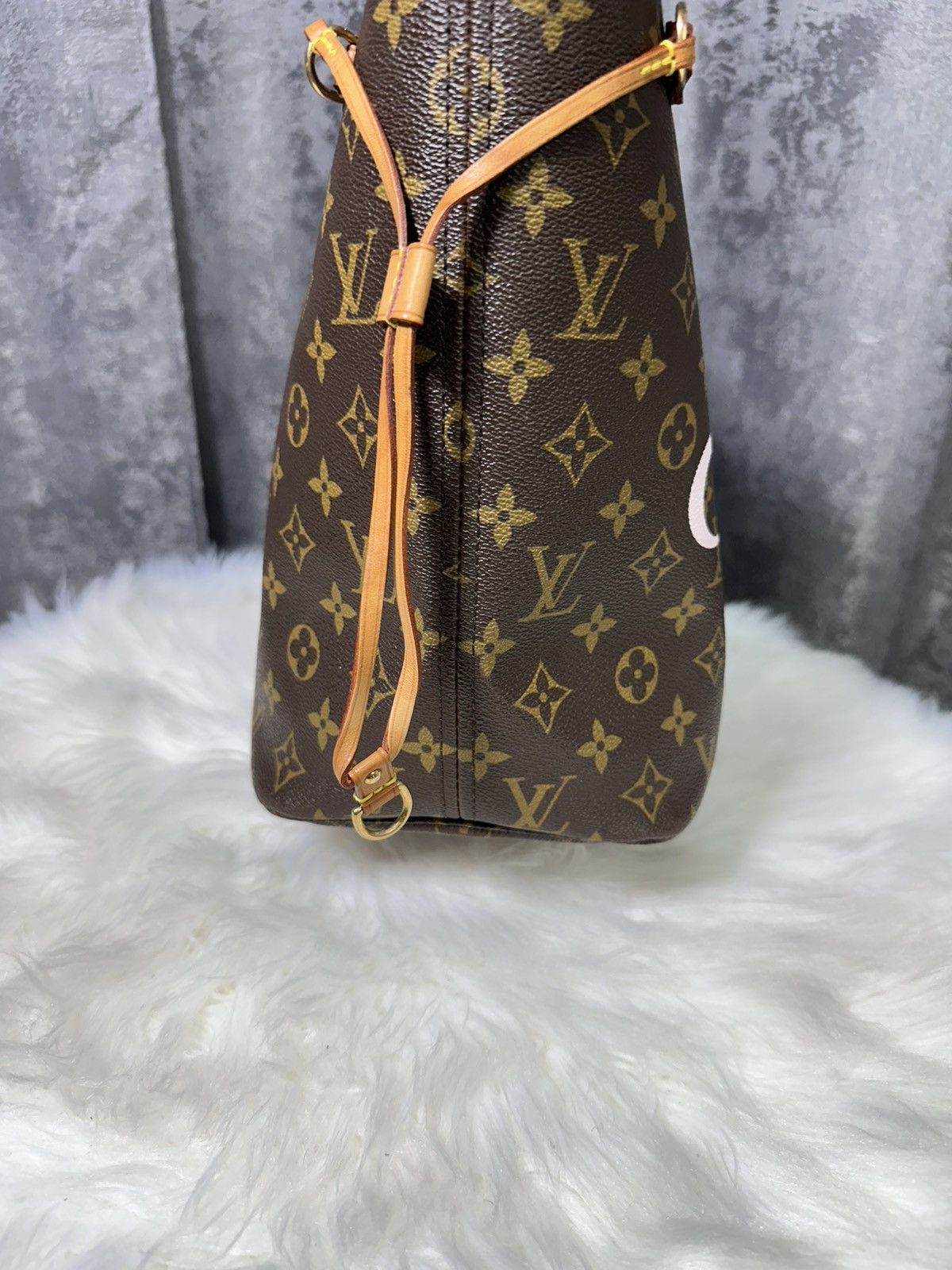 Designer × Louis Vuitton Louis Vuitton LIMITED EDITION V Neverfull bag ballerine rose Size ONE SIZE - 15 Thumbnail