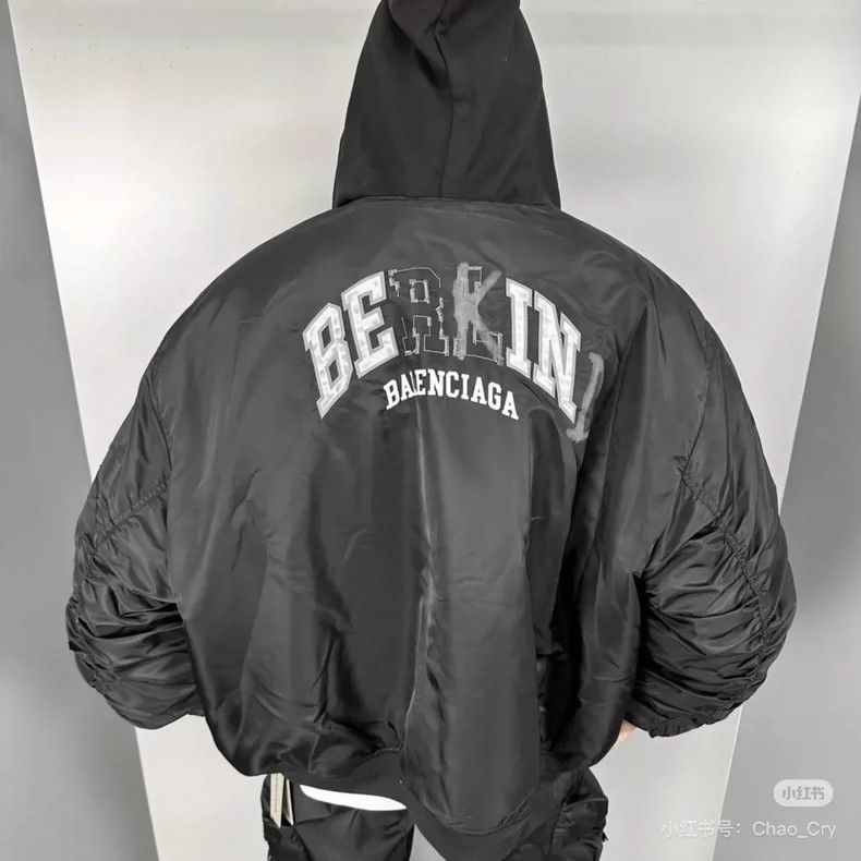 Balenciaga Balenciaga Black back letter be kind clip cotton-padded ja Size US XXS / EU 40 - 5 Thumbnail
