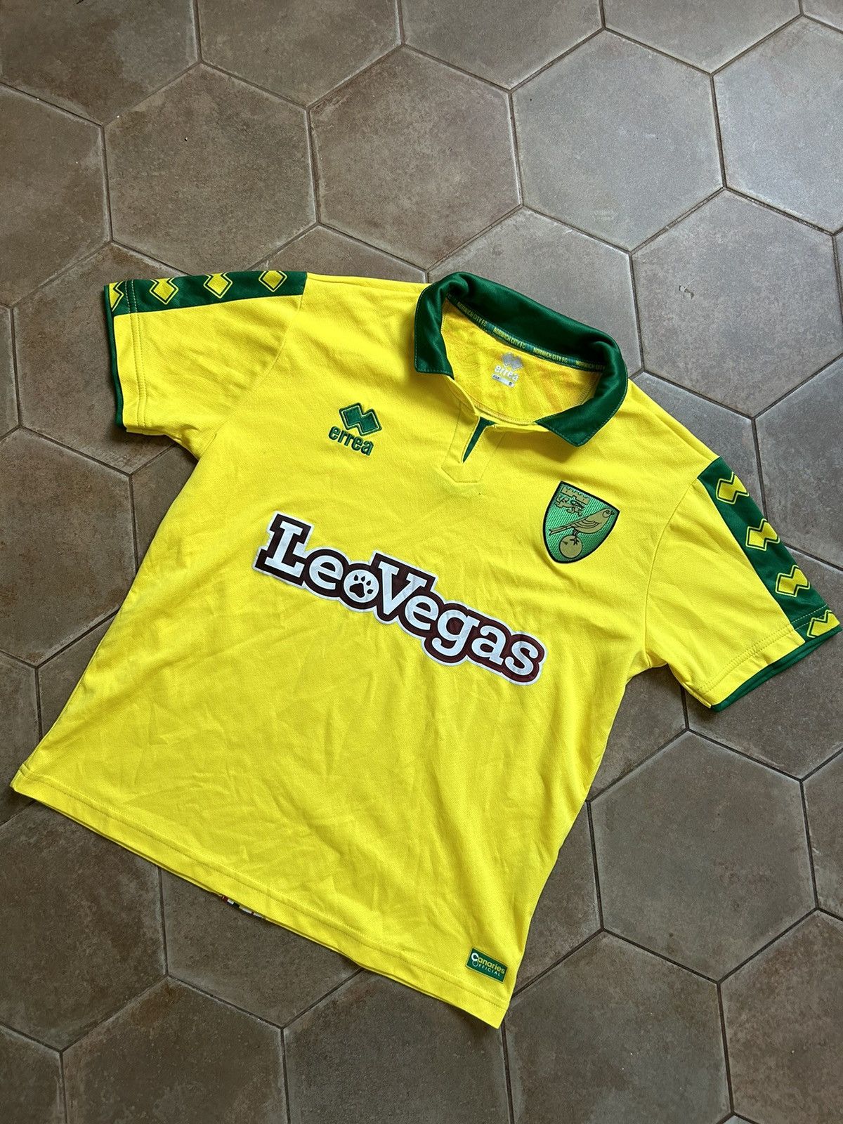 Vintage VINTAGE NORWICH CITY ENGLAND SOCCER JERSEY Size US S / EU 44-46 / 1 - 2 Thumbnail