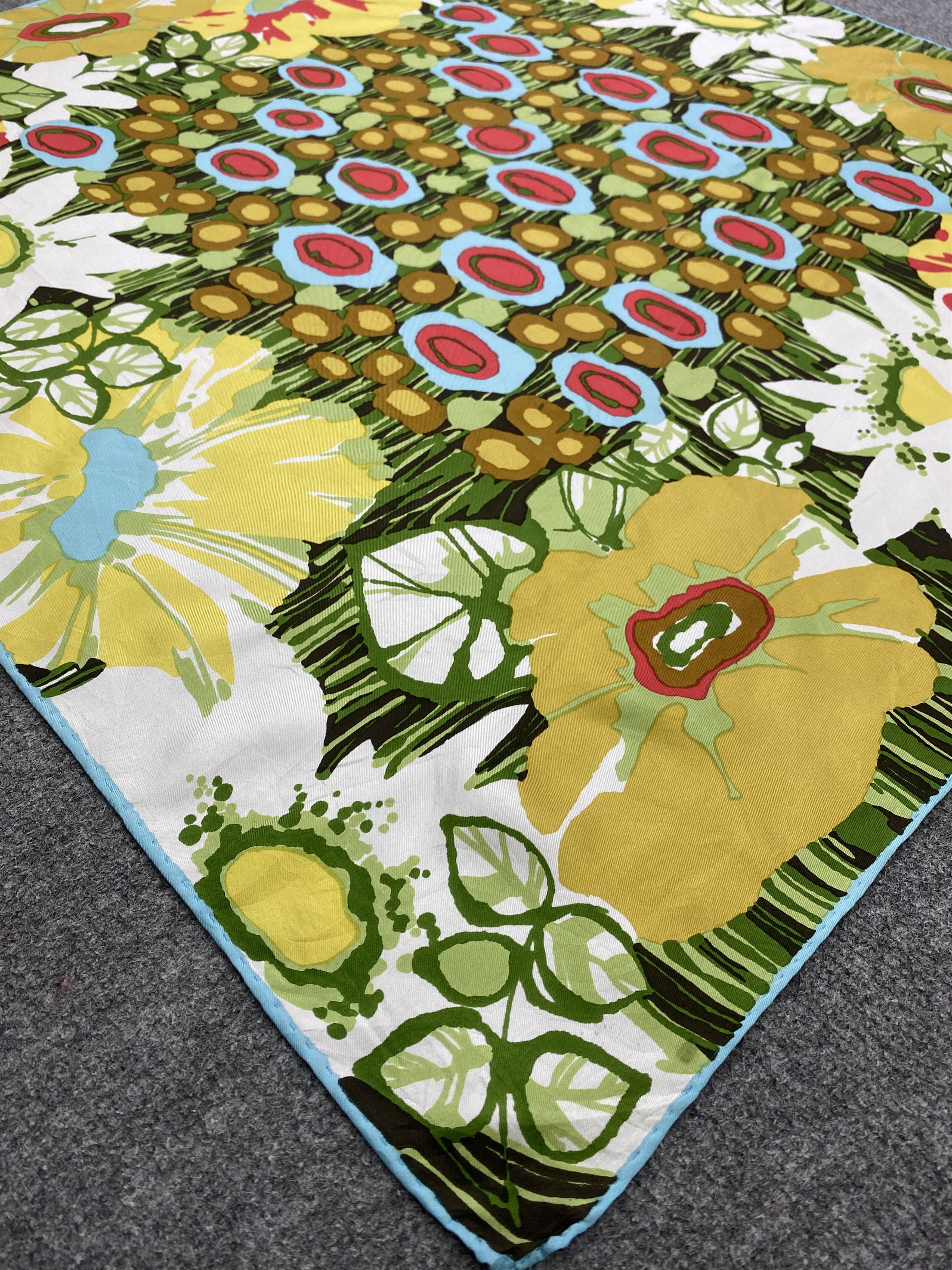 Vintage Vintage Italian Designer Floral Silk Scarf SN0102 Size ONE SIZE - 4 Thumbnail