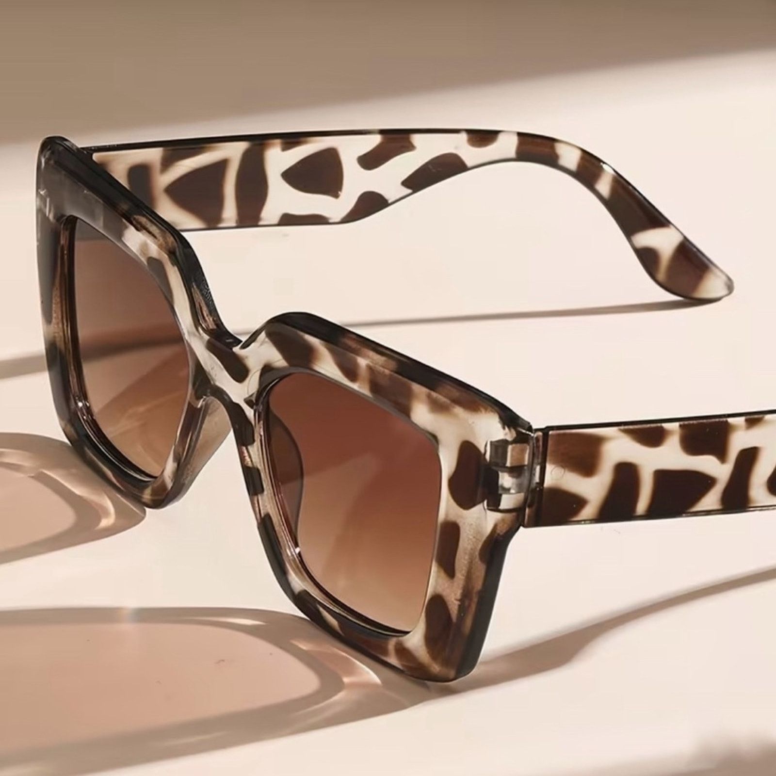 NEW NORDSTROM Black Tan Brown $78 Tortoiseshell Plastic Sunglasses Sunnies Y2K NEW NORDSTROM Tan Brown $78 Tortoiseshell Plastic Sunglasses main image 2