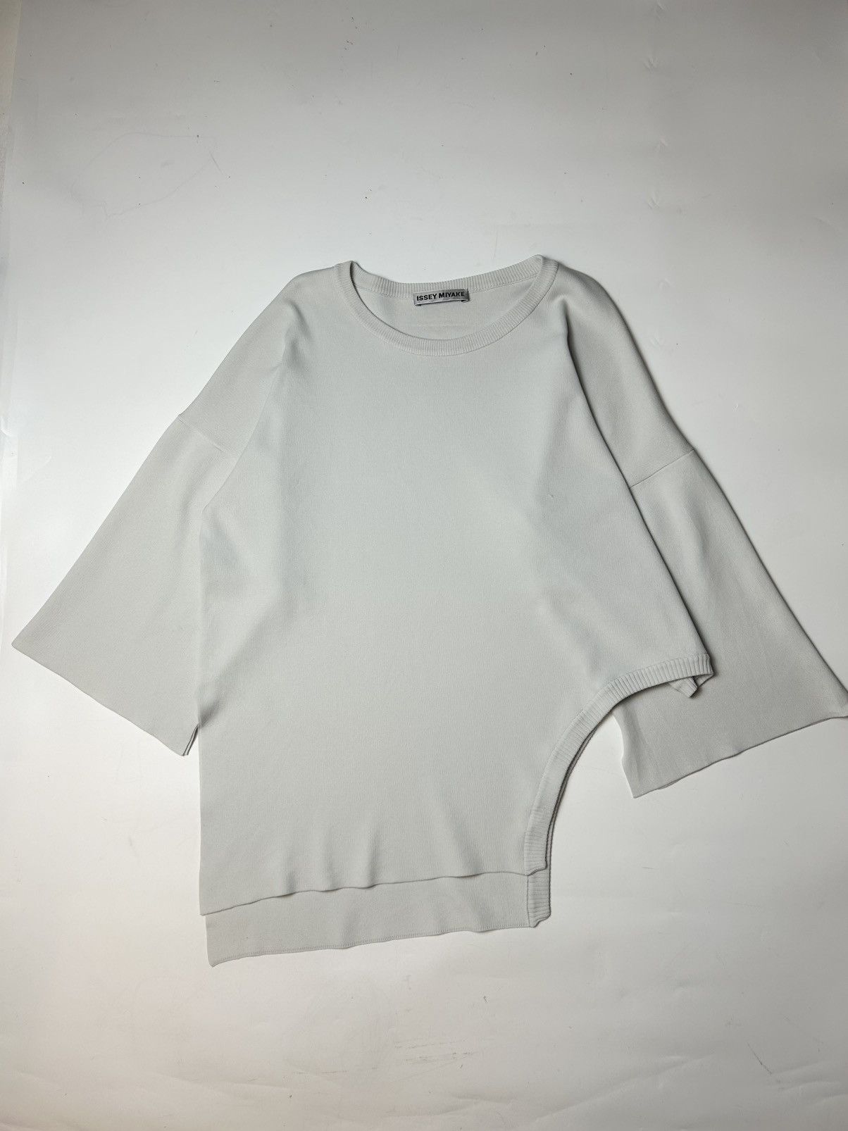 Designer × Issey Miyake × Japanese Brand ISSEY MIYAKE T-SHIRT Size ONE SIZE - 1 Thumbnail
