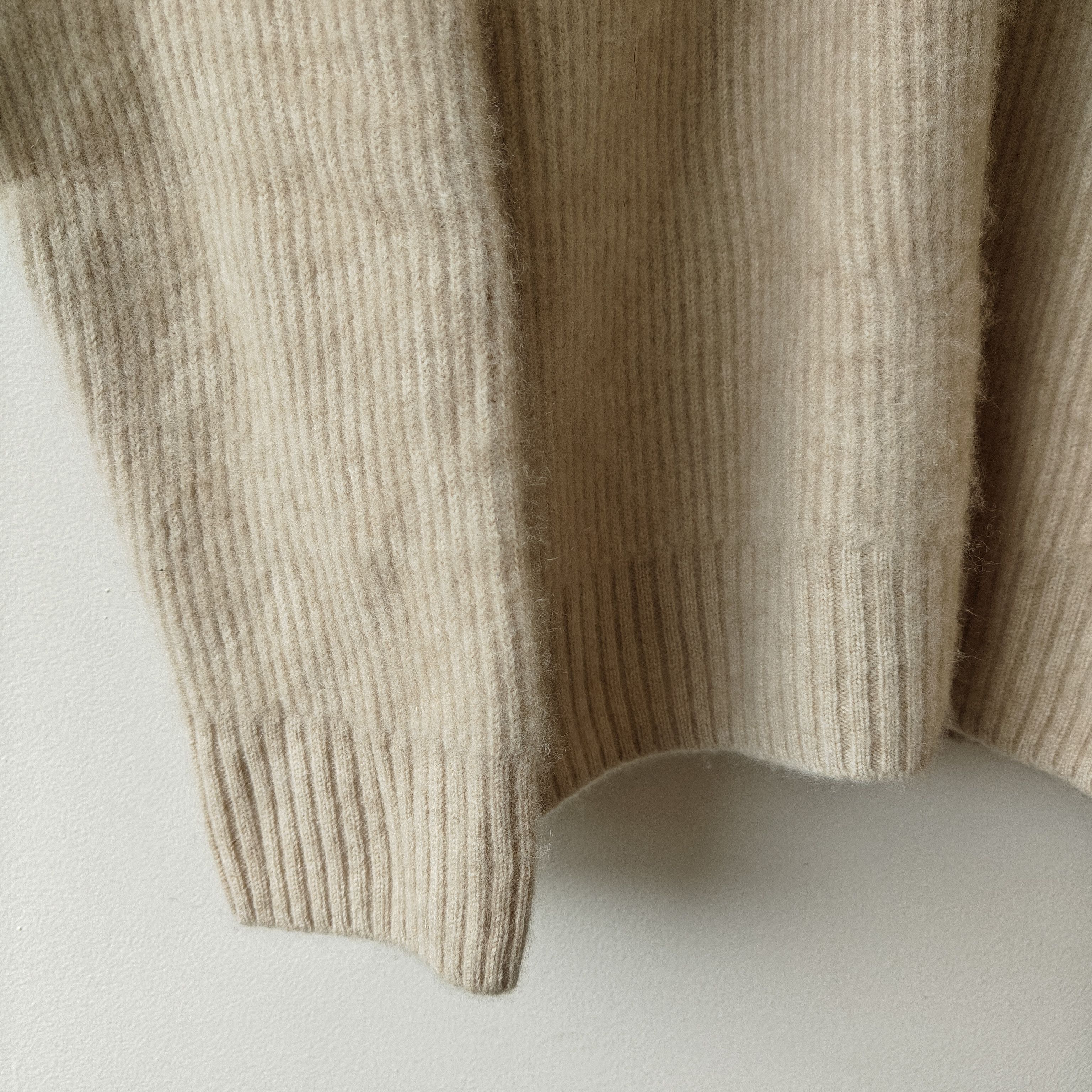 Seya NWOT Cashmere beige sweater size L made Japan $990 Size US L / EU 52-54 / 3 - 7 Thumbnail