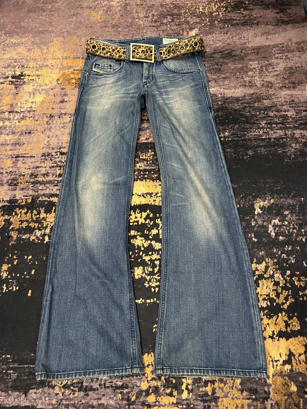 Diesel Diesel Vixy Blue Wash Flare Jeans Size US 28 / EU 44 - 3 Thumbnail
