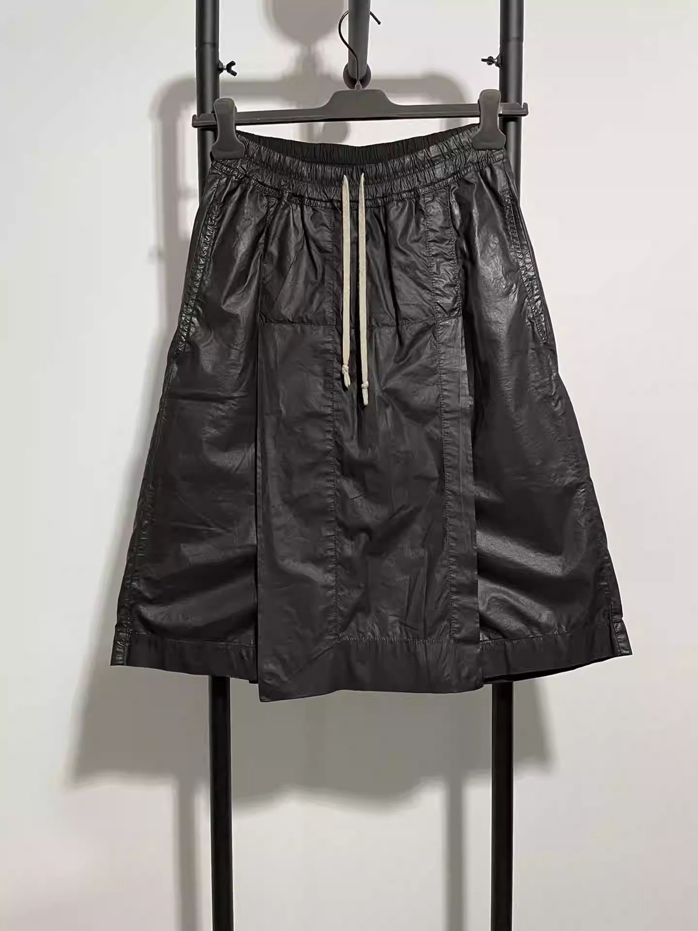Rick Owens Rick Owens waxed jacket shorts Size US 28 / EU 44 - 1 Thumbnail