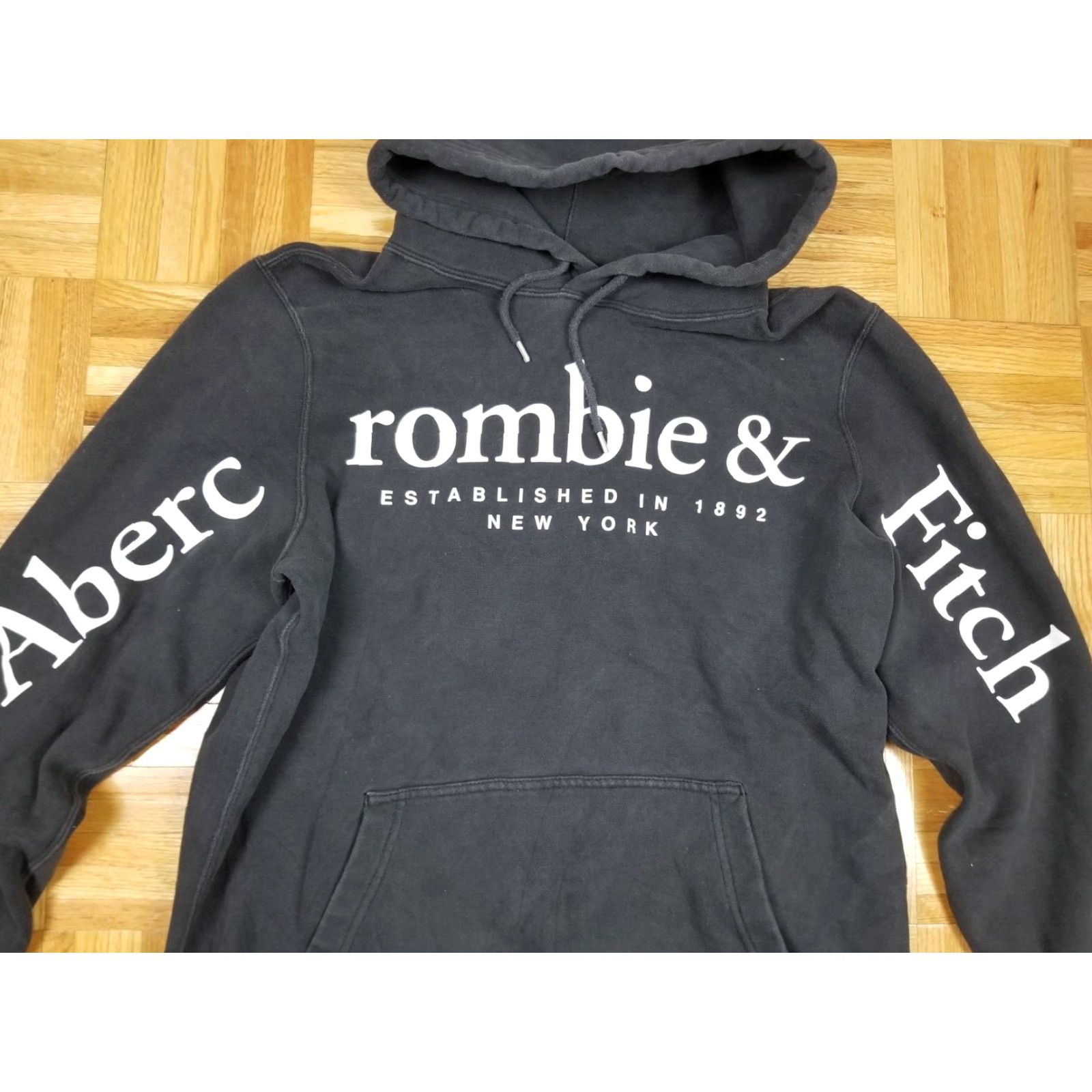 Abercrombie & Fitch VINTAGE Abercrombie and Fitch BIG LOGO PRINT HOODIE MEN'S SZ MEDIUM Shirt M Navy Logo 90s Mens Size US M / EU 48-50 / 2 - 2 Thumbnail