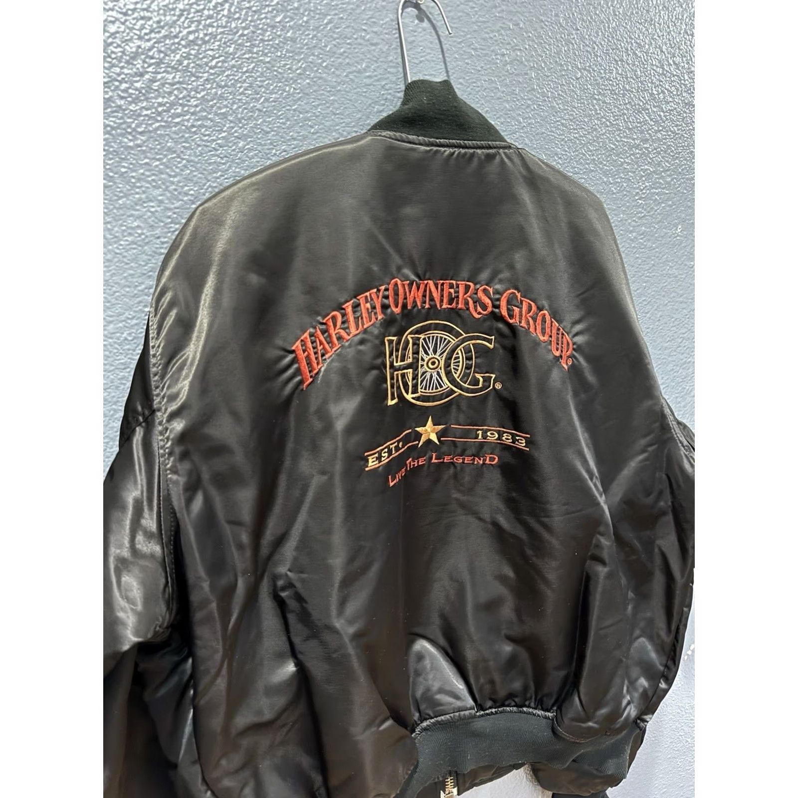 Harley Davidson VINTAGE Harley Davidson Motorcycles Black Satin Bomber Jacket 2XL USA 1990s Motorcycle/Biker Mens Size US XXL / EU 58 / 5 - 2 Thumbnail