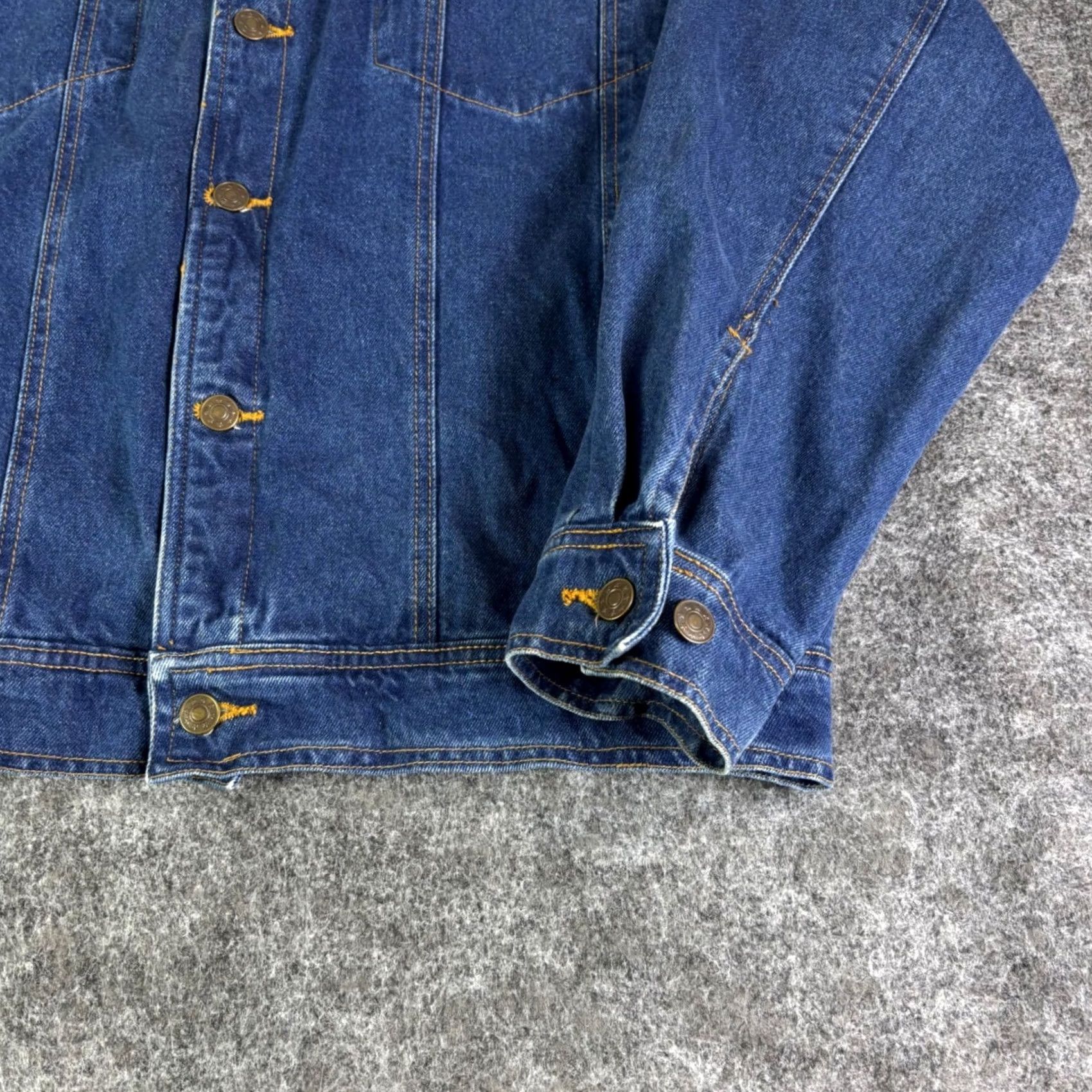 Vintage VINTAGE Trump Marina Hotel Casino Denim Jacket Mens Medium Blue Trucker RN96298 Size US M / EU 48-50 / 2 - 6 Thumbnail
