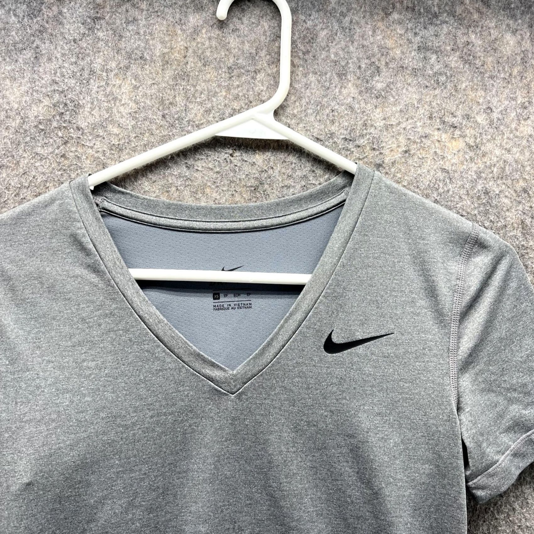 Nike VINTAGE: No Nike Shirt Womens XS Gray Athletic T-Shirt Short Sleeve Pullover Dri-Fit Polyester Swoosh Size XS / US 0-2 / IT 36-38 - 2 Thumbnail