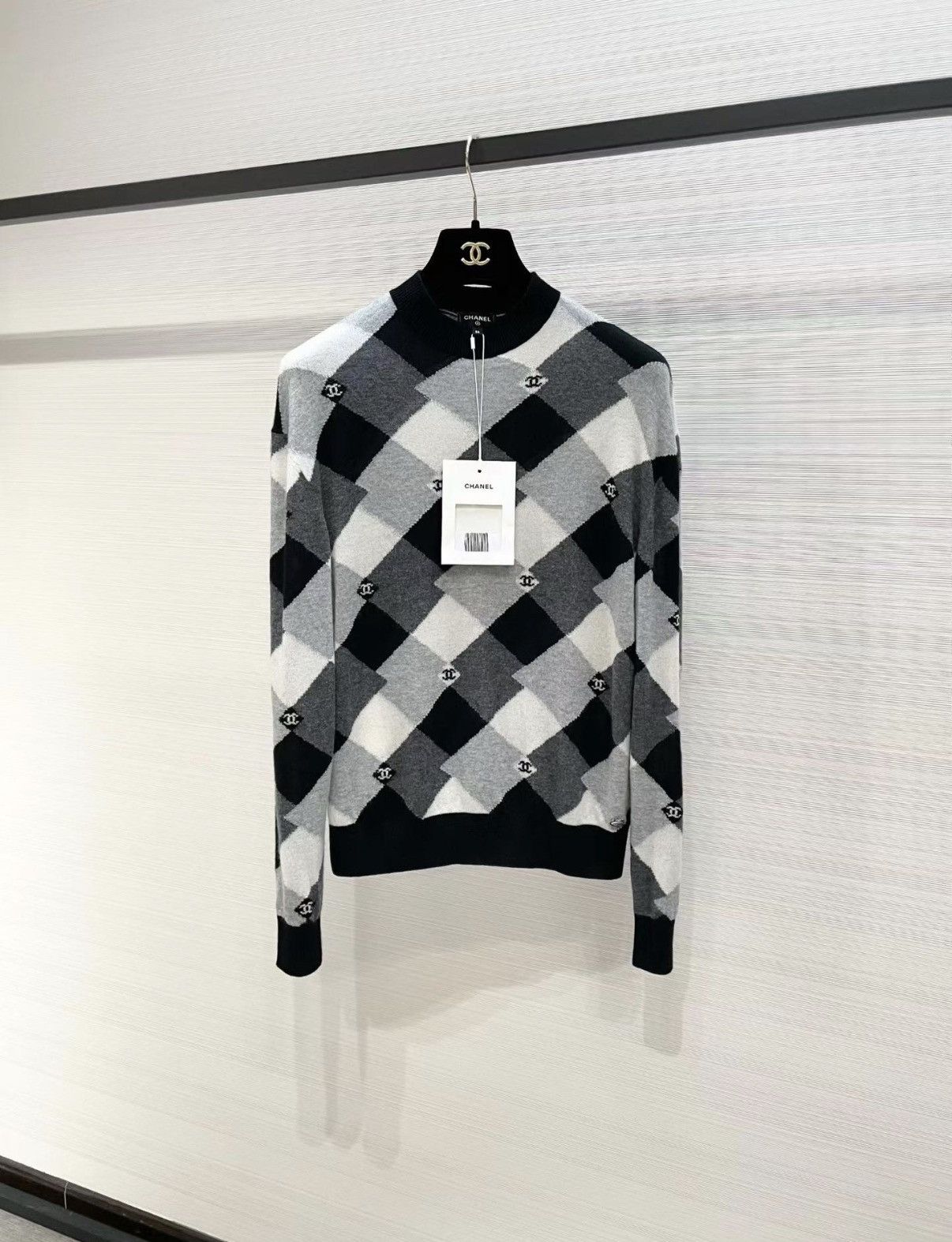 Chanel CHANEl Argyle Wool Sweater Pullover Knit Top J33 Size XS / US 0-2 / IT 36-38 - 1 Thumbnail