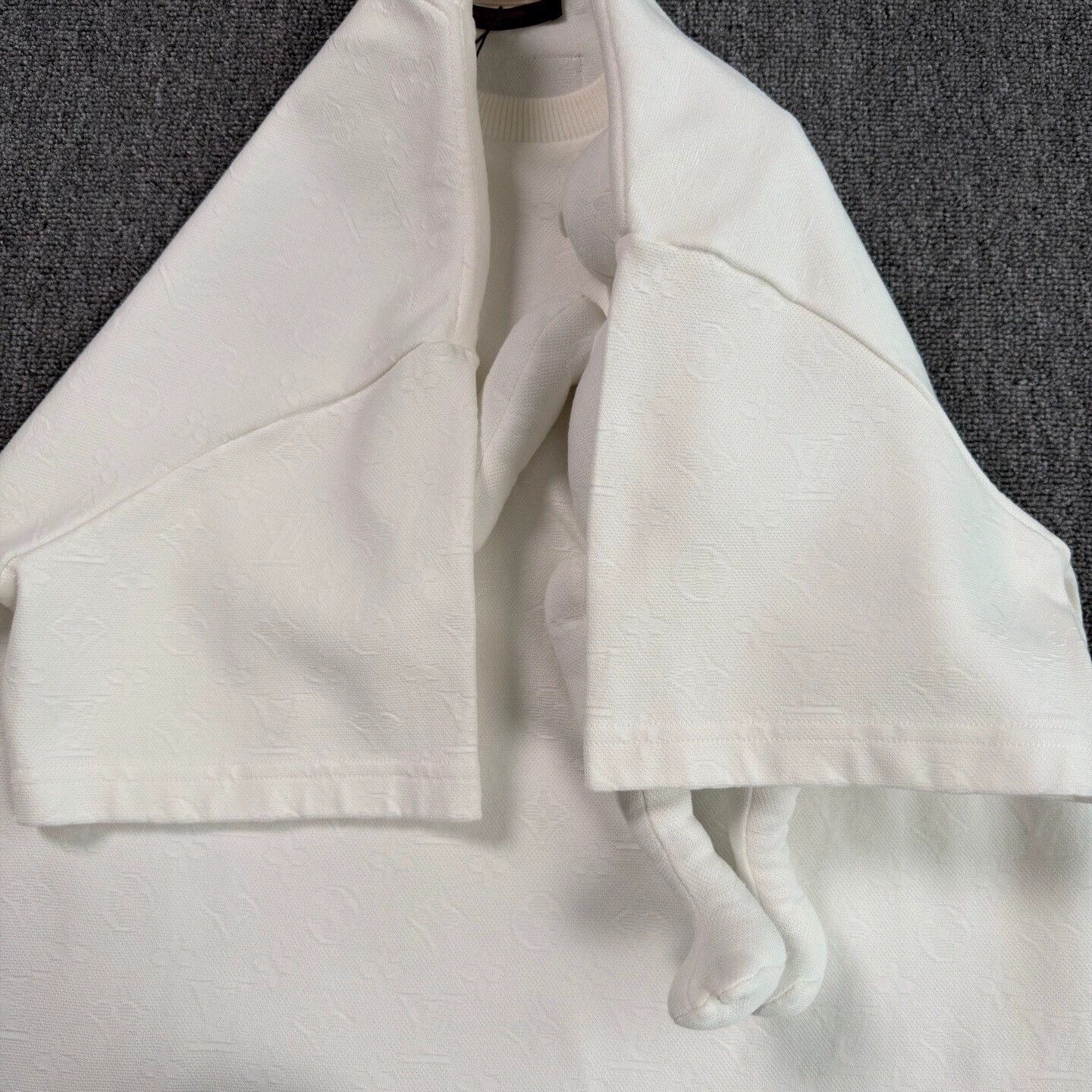 Louis Vuitton LV Doll Print White All-Over Short Sleeve L Size US L / EU 52-54 / 3 - 7 Thumbnail