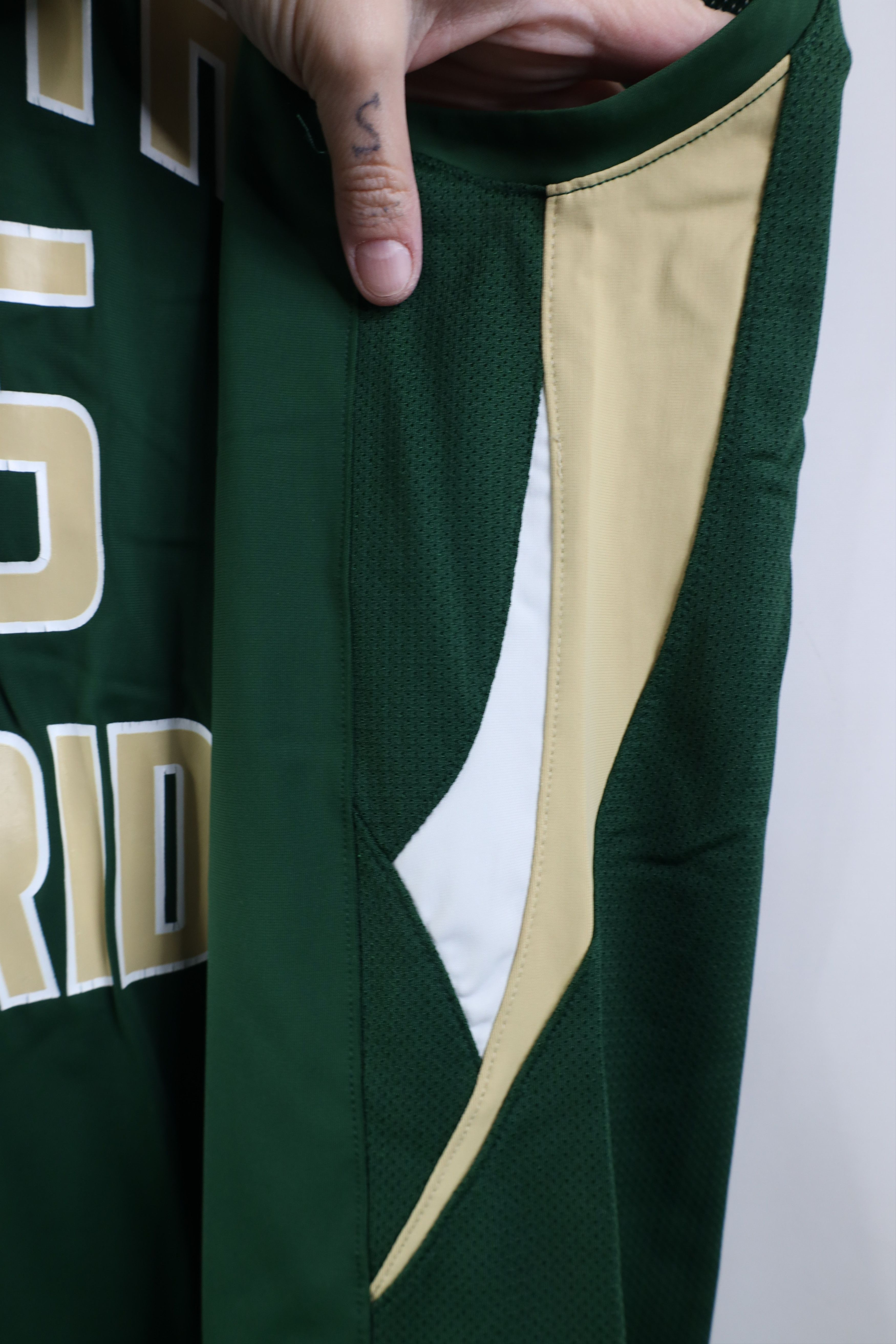 Under Armour Under Armour University of South Florida Basketball Jersey Size US XL / EU 56 / 4 - 7 Thumbnail