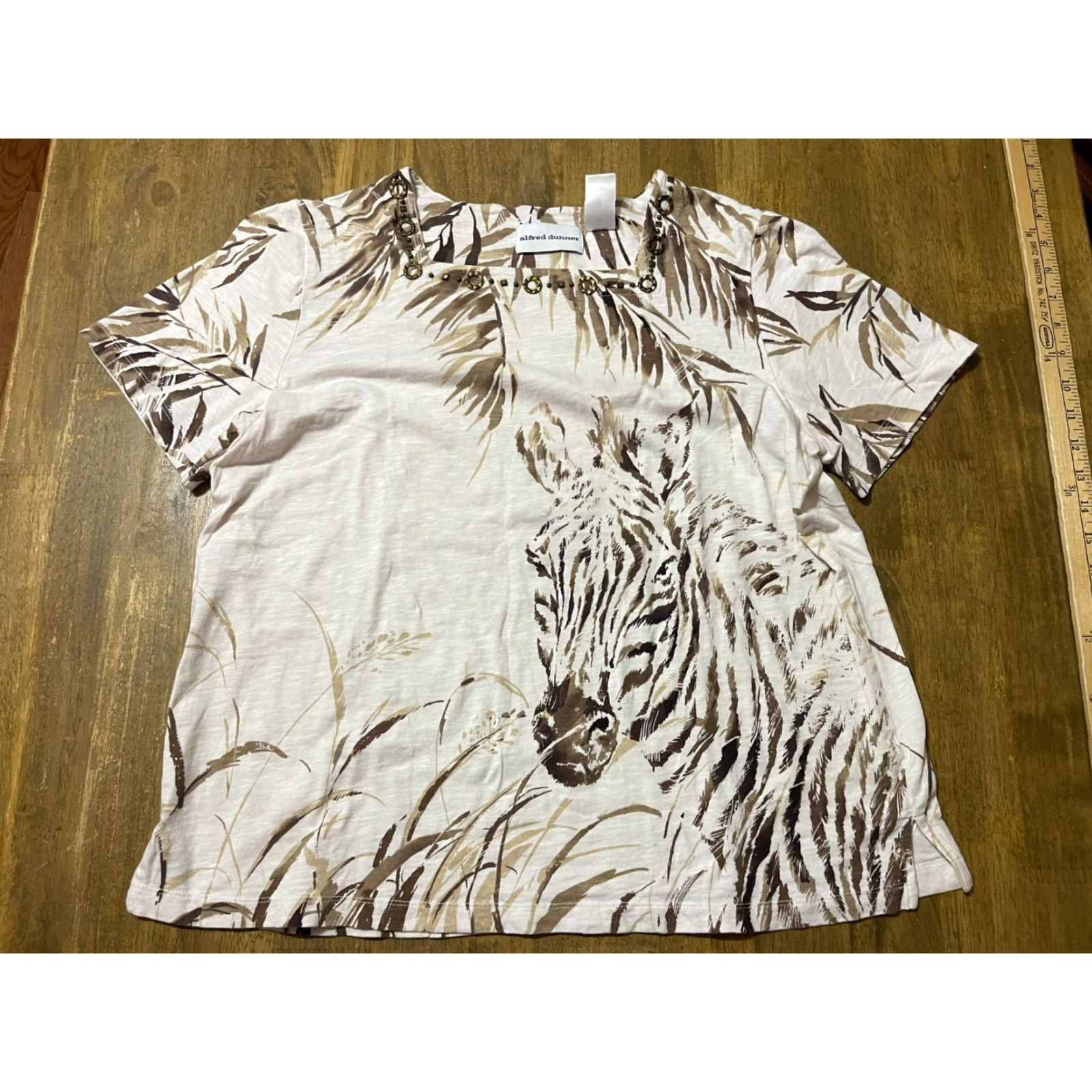 Vintage Alfred Dunner Shirt Womens Size Medium Brown White Square Neck Beaded Floral Short Sleeve Pullover Casual Modern Regular N/A Size M / US 6-8 / IT 42-44 - 2 Thumbnail