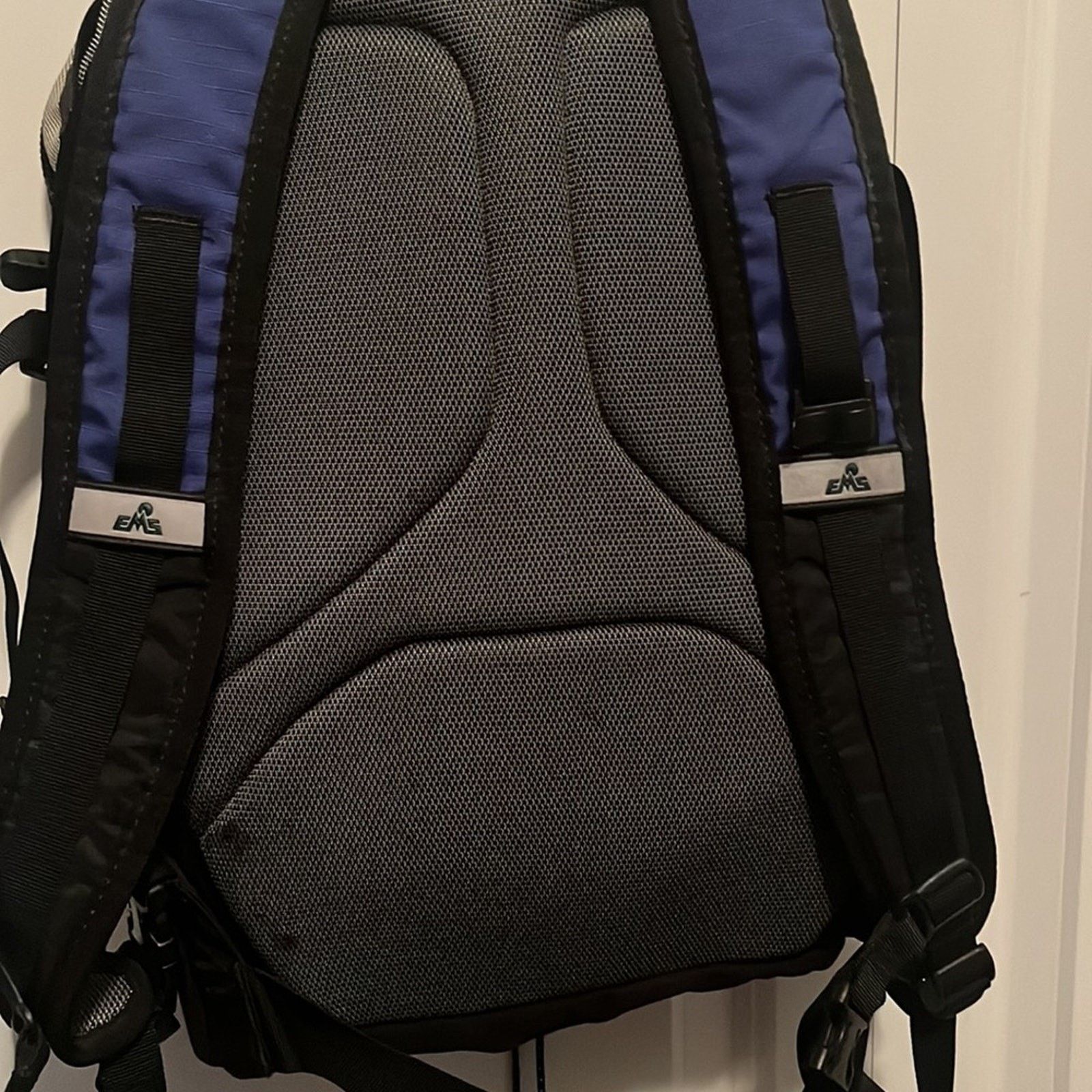 Eastern Mountain Sports Eastern Mountain Sports Waterslide Backpack Camelback EMS Size ONE SIZE - 4 Thumbnail