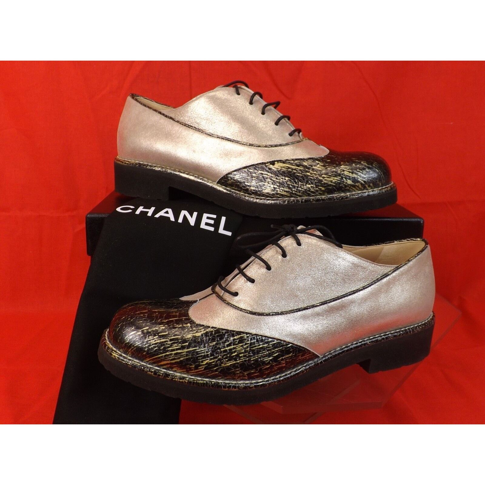 Chanel CHANEL G31564 TWO TONE BLACK LEATHER CC LOGO LACE OXFORDS 38 Size US 8 / IT 38 - 8 Thumbnail