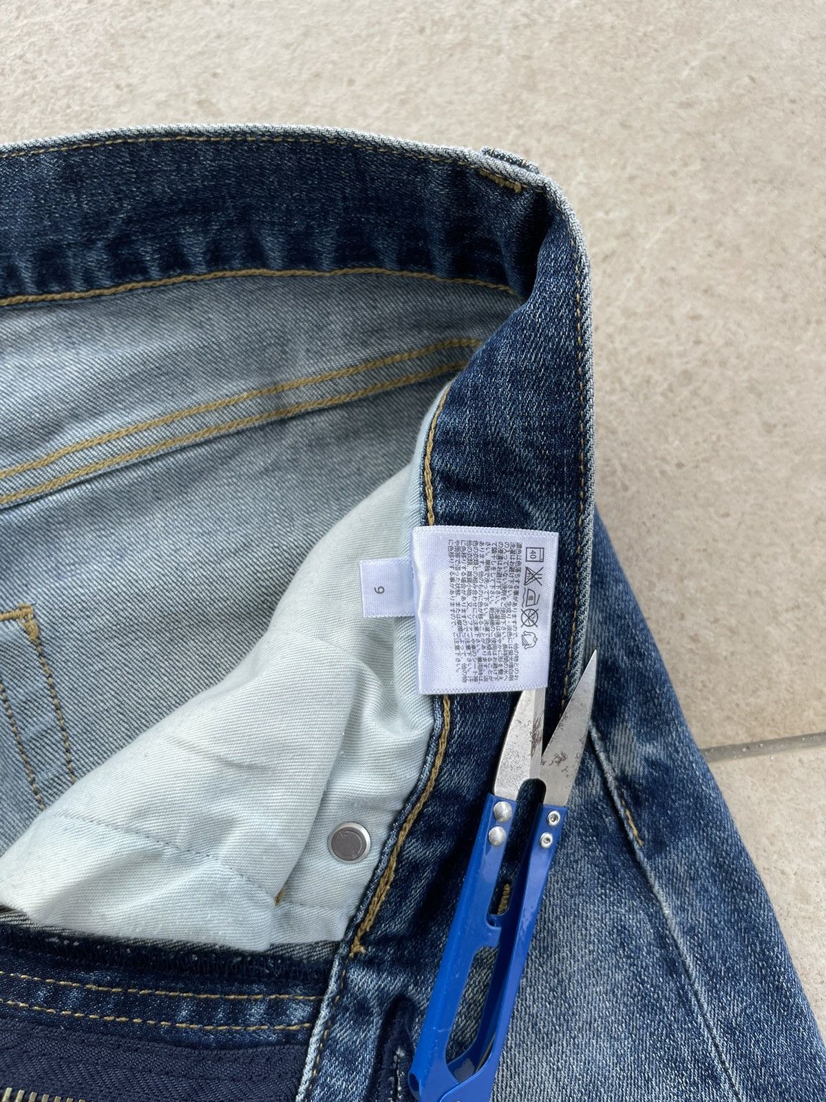 Japanese Brand 🔥Japanese Brands Uniqlo Distressed Denim W31🔥 Size US 31 - 8 Thumbnail