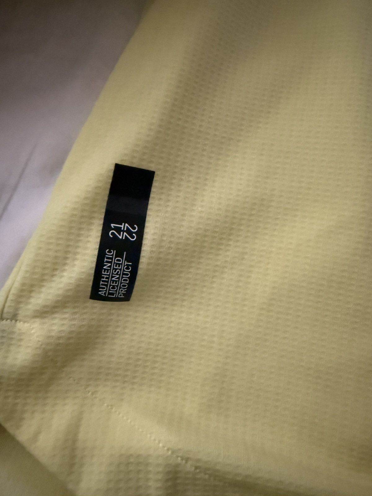 Adidas Arsenal 21/22 Away Shirt Authentic Aubameyang Size US L / EU 52-54 / 3 - 8 Thumbnail